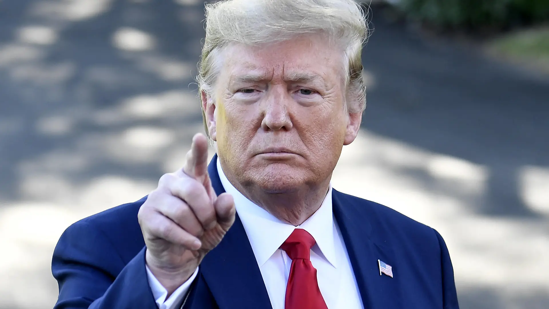 President Donald Trump calls on a reporter as he answers questions prior to departing the White House, Thursday, October 10, 2019, in Washington, DC. Trump is attending an evening campaign rally in Minneapolis, Minnesota. PUBLICATIONxINxGERxSUIxAUTxHUNxONLY WAP20191010506 MIKExTHEILER
