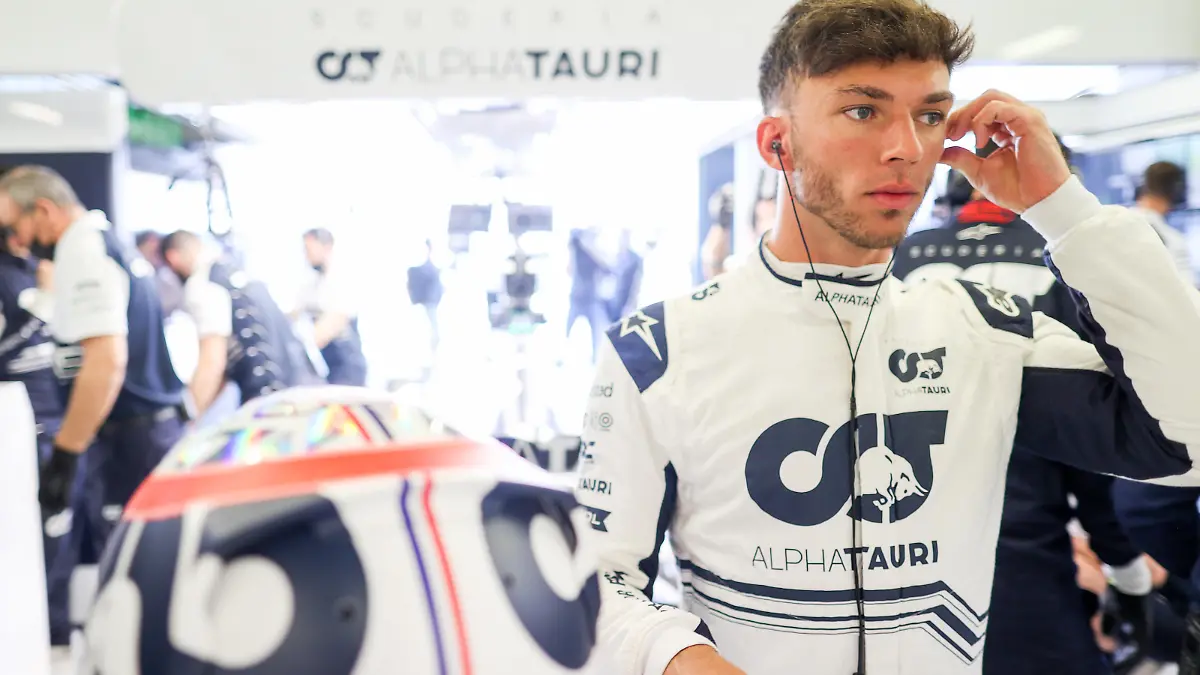 MELBOURNE, AUSTRALIA - APRIL 08: Pierre Gasly of Scuderia AlphaTauri and France during practice ahead of the F1 Grand Prix of Australia at Melbourne Grand Prix Circuit on April 08, 2022 in Melbourne, Australia. (Photo by Peter Fox/Getty Images)