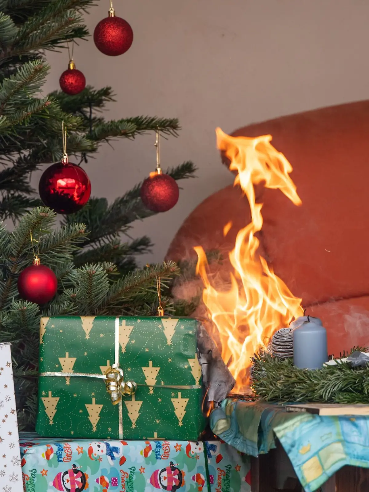Bild zu: "Feuerschutz in der Weihnachtszeit – wer haftet eigentlich wofür?"