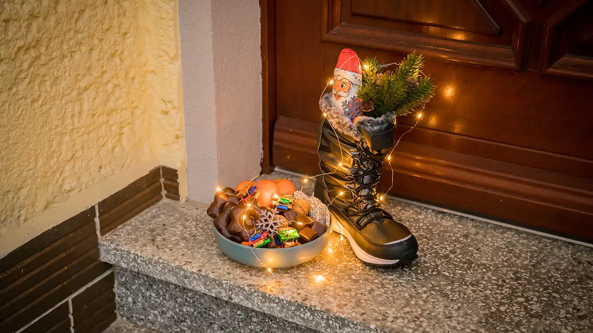 Bild zu: "Warum stellen wir unsere Schuhe raus? RTL erklärt Nikolaus-Brauch"
