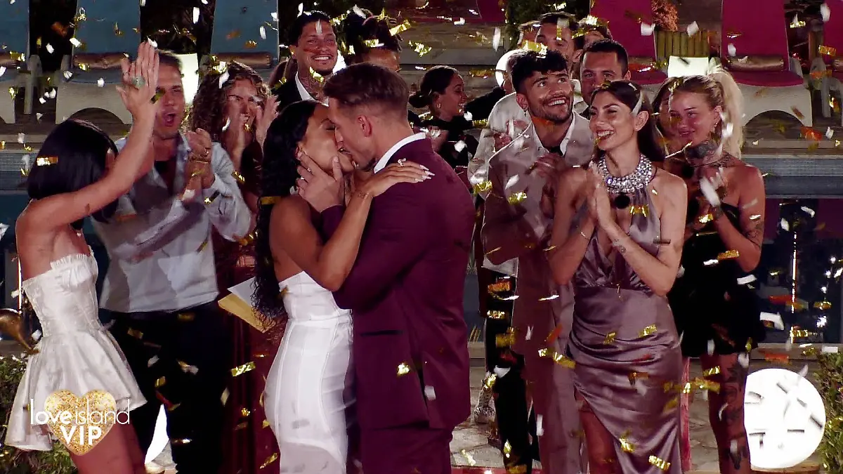 Chiara Fröhlich und Patrick Fabian sind das Sieger-Couple von „Love Island VIP”