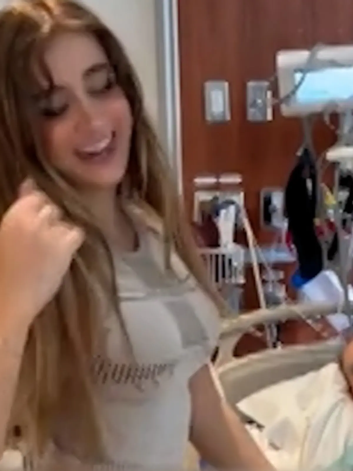 Lustig oder pietätlos? Model (22) tanzt am Krankenbett für ihren Freund (85)