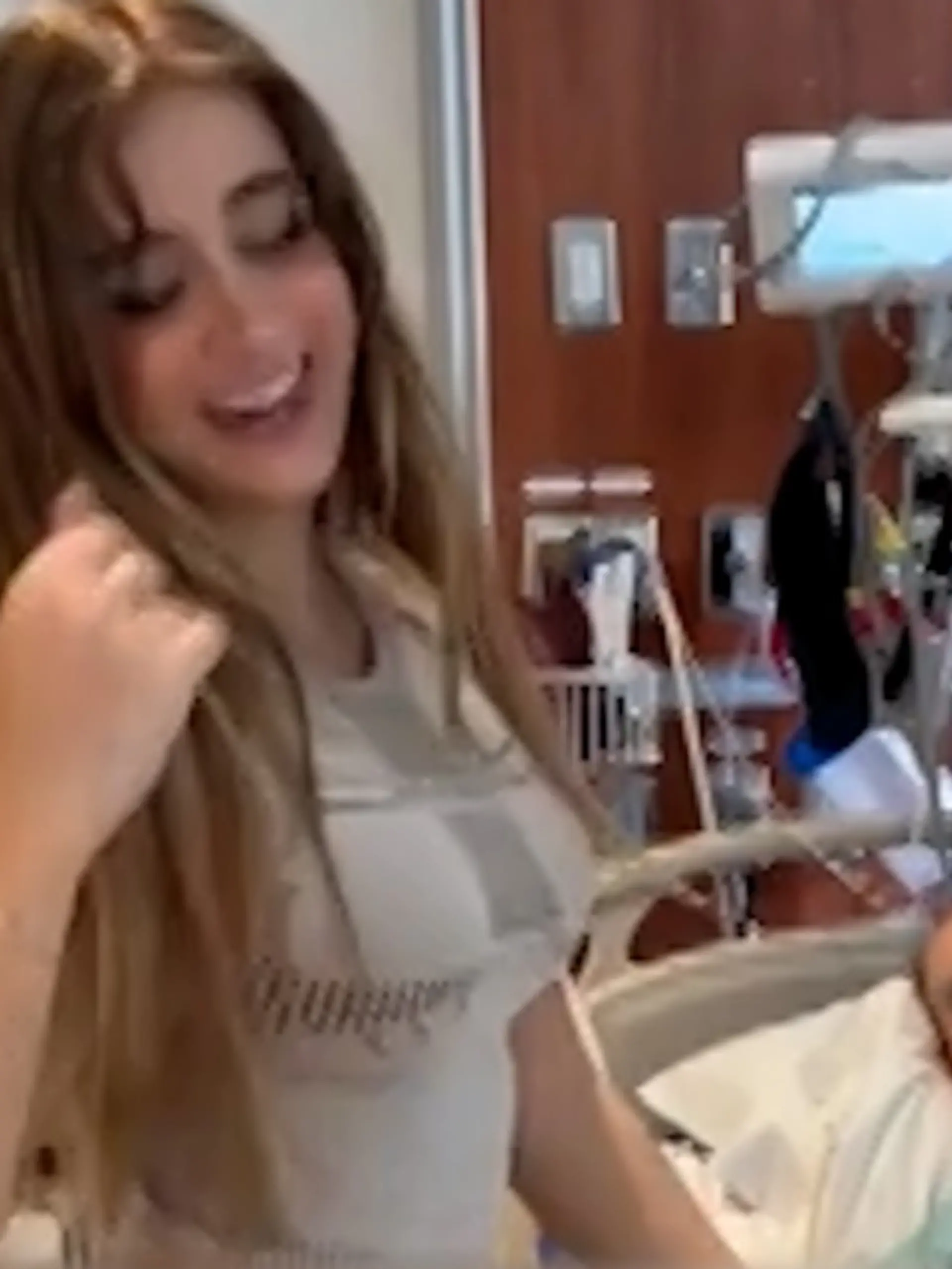 Lustig oder pietätlos? Model (22) tanzt am Krankenbett für ihren Freund (85)
