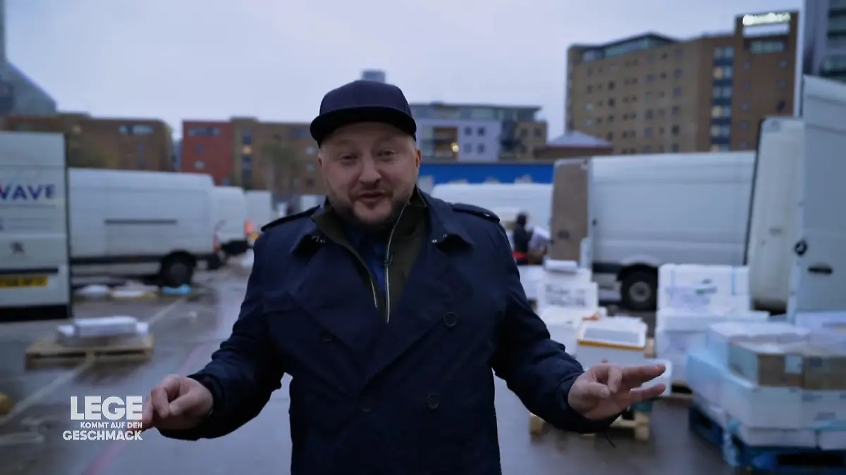 Lege und Davis lüften die Geheimnisse des Fischkaufs Englands größter Fischmarkt