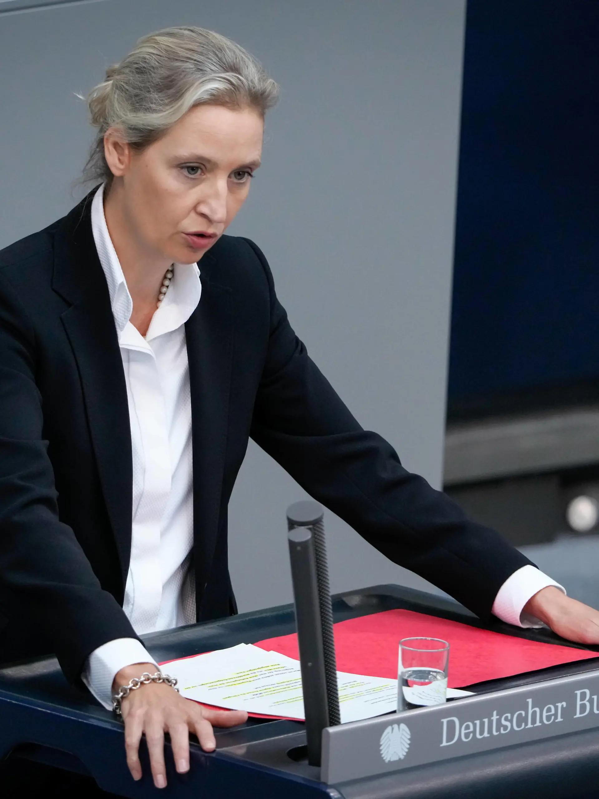 Deutscher Bundestag, 112. Plenarsitzung Dr. Alice Weidel AfD im Portrait bei ihrer Rede zum Tagesordnungspunkt Regierungserklaerung zum EU-Rat am 29./30. Juni 2023 bei der 112. Sitzung des Deutschen Bundestag in Berlin, 22.06.2023 Berlin Berlin Deutschland *** German Bundestag, 112 plenary session Dr Alice Weidel AfD in portrait during her speech on the agenda item government statement on the EU Council on 29 30 June 2023 at the 112 session of the German Bundestag in Berlin, 22 06 2023 Berlin Germany