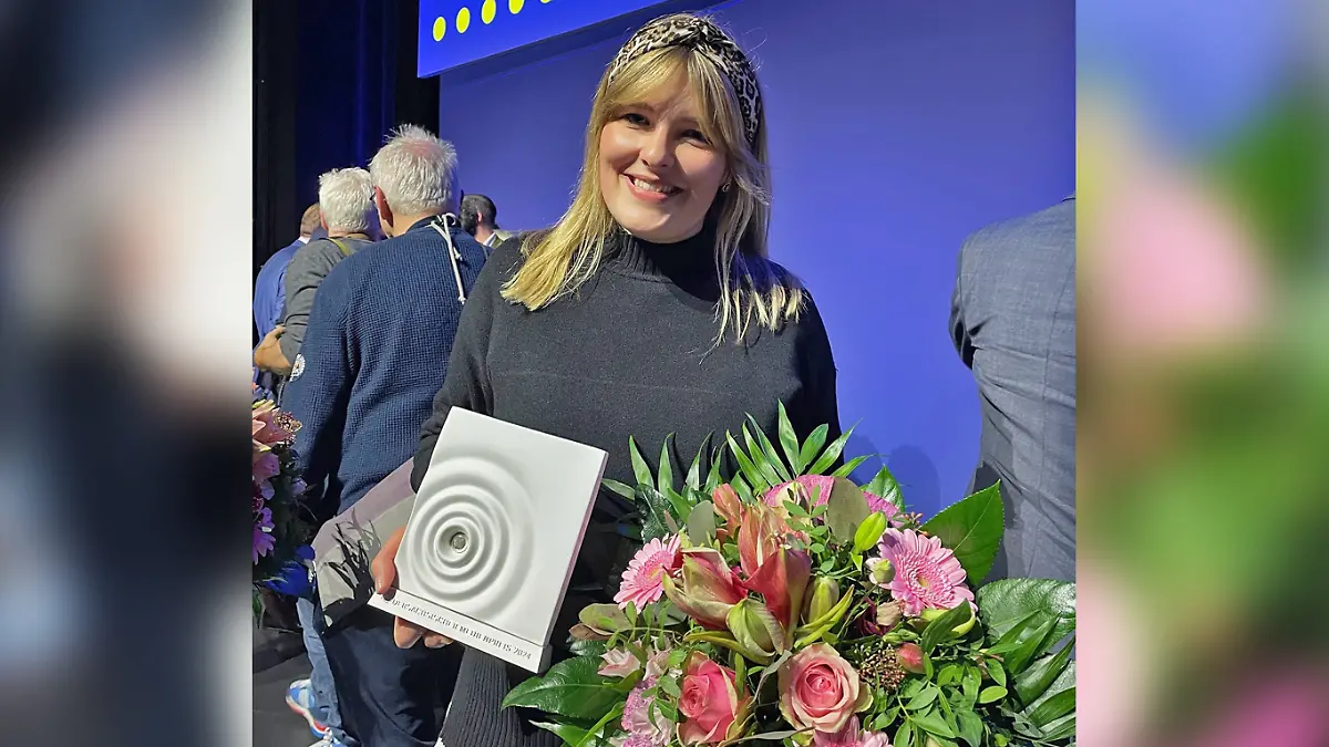 Da ist das Ding! Wir freuen uns mit dir, Lena!