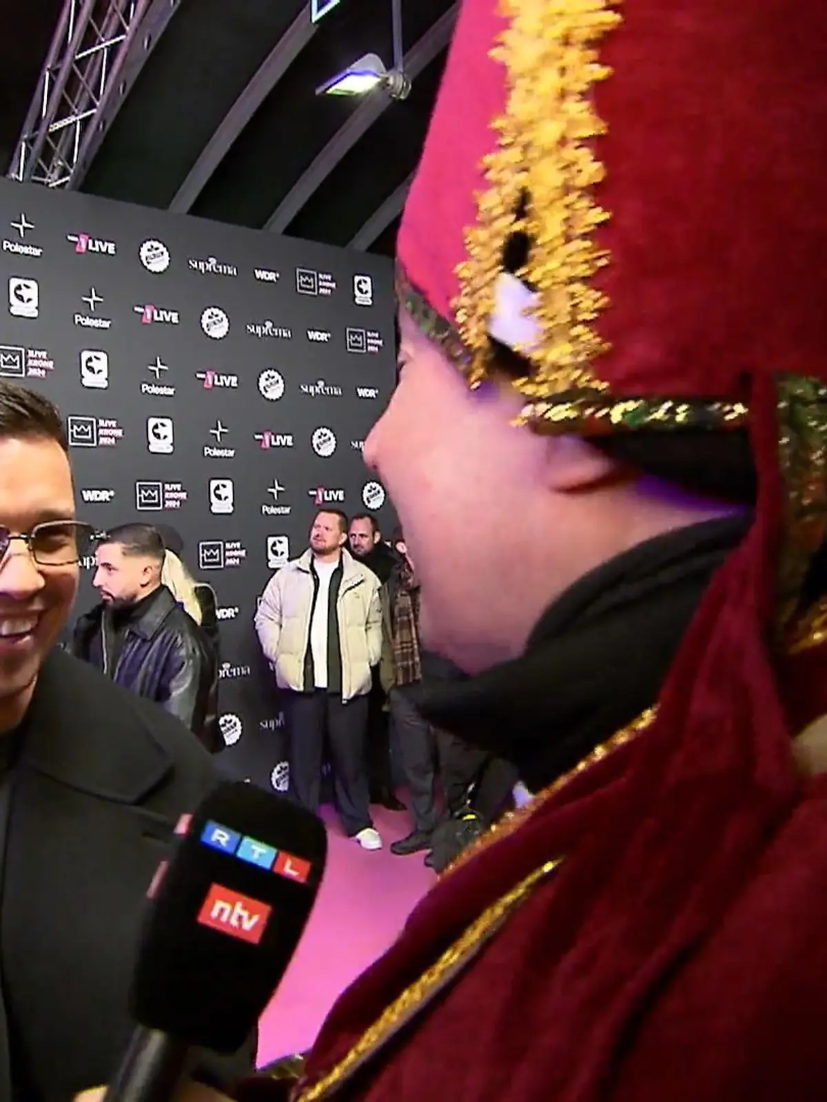 Bild zu: "Unser Reporter als Nikolaus"