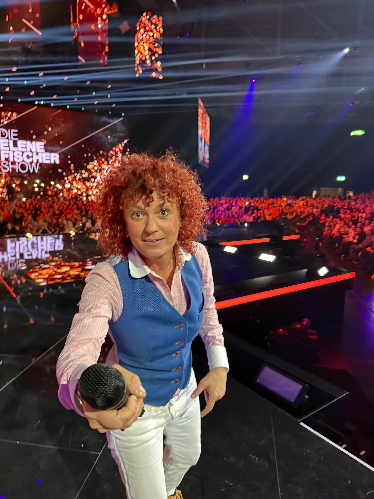 Bild zu: "No-Angels-Star Lucy Diakovska stiehlt Helene Fischer die Show"