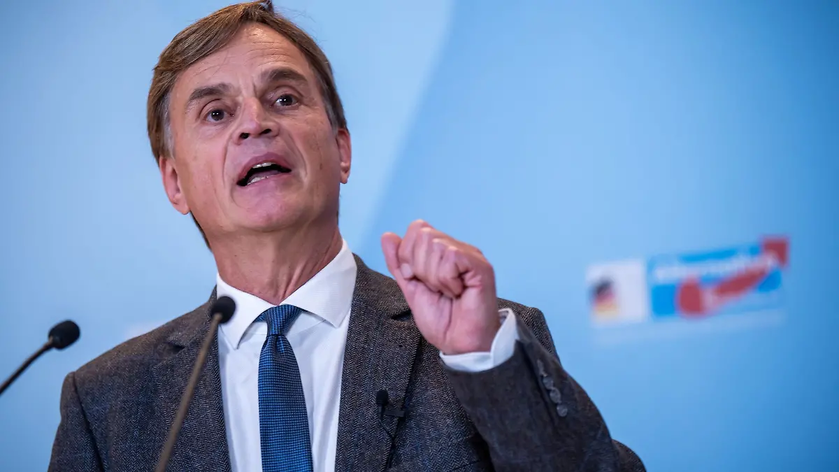 Die Hamburger AfD wählt Bernd Baumann erneut zum Spitzenkandidaten für die Bundestagswahl. (Archivbild)