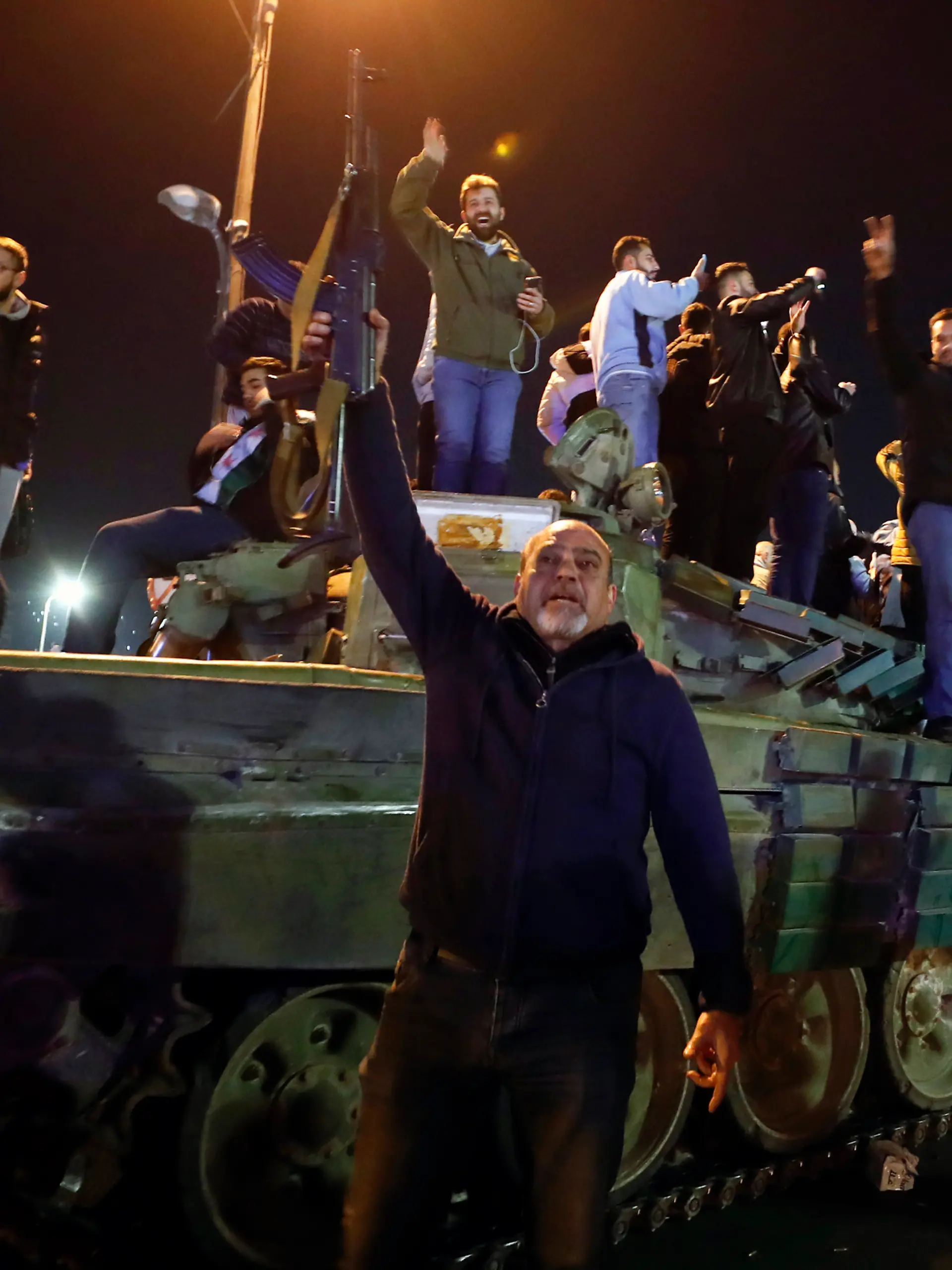 Die Aufständischen drangen in Damaskus ein und verkündeten die Befreiung der Stadt von Assad