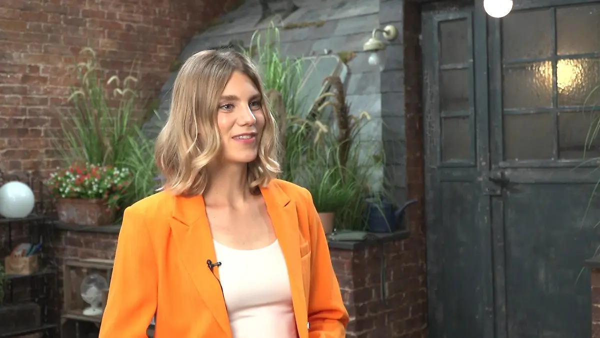 Unter uns“-Star Bettine Langehein überrascht mit ihrer Lieblingsserien-Story!