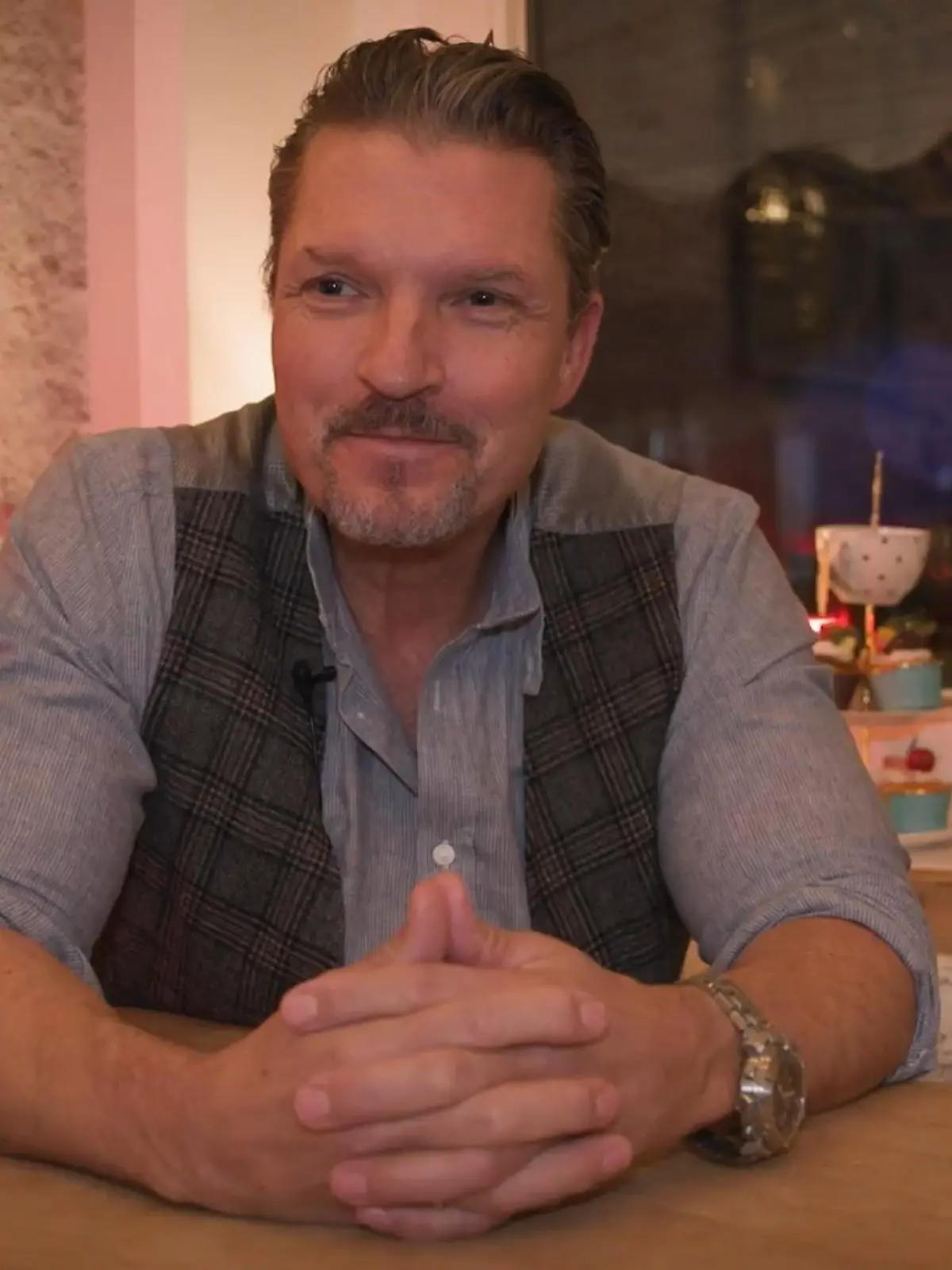 Hardy Krüger blickt mit uns auf seine GZSZ-Zeit zurück. 