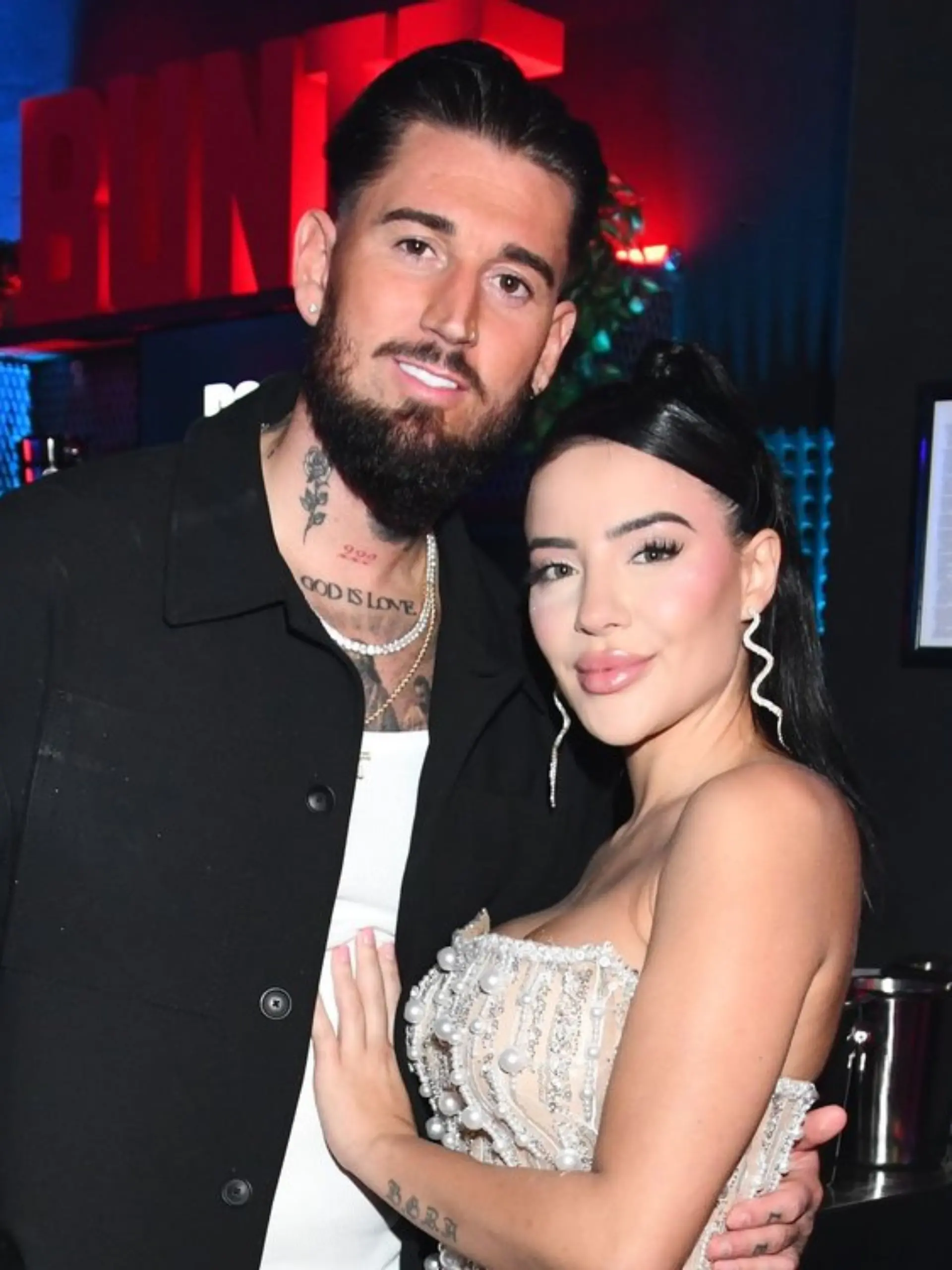 Mike Heiter (32) und Leyla Lahouar (28) hatten sich im diesjährigen Dschungelcamp kennengelernt. Kurz darauf wurden die beiden Realitystars ein Paar. Bei ihrer gemeinsamen „Promi Big Brother”-Teilnahme folgte der nächste Knüller: Heiter machte seiner Liebsten in der Show einen Heiratsantrag. - AEDT/ActionPress