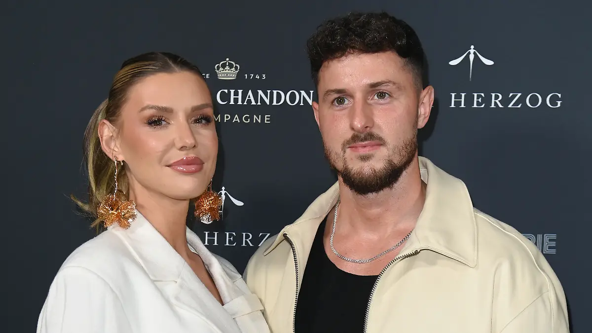 Gerda Lewis und Jannik Kontalis bei der Ewa Herzog Show im Rahmen der Berlin Fashion Week. 