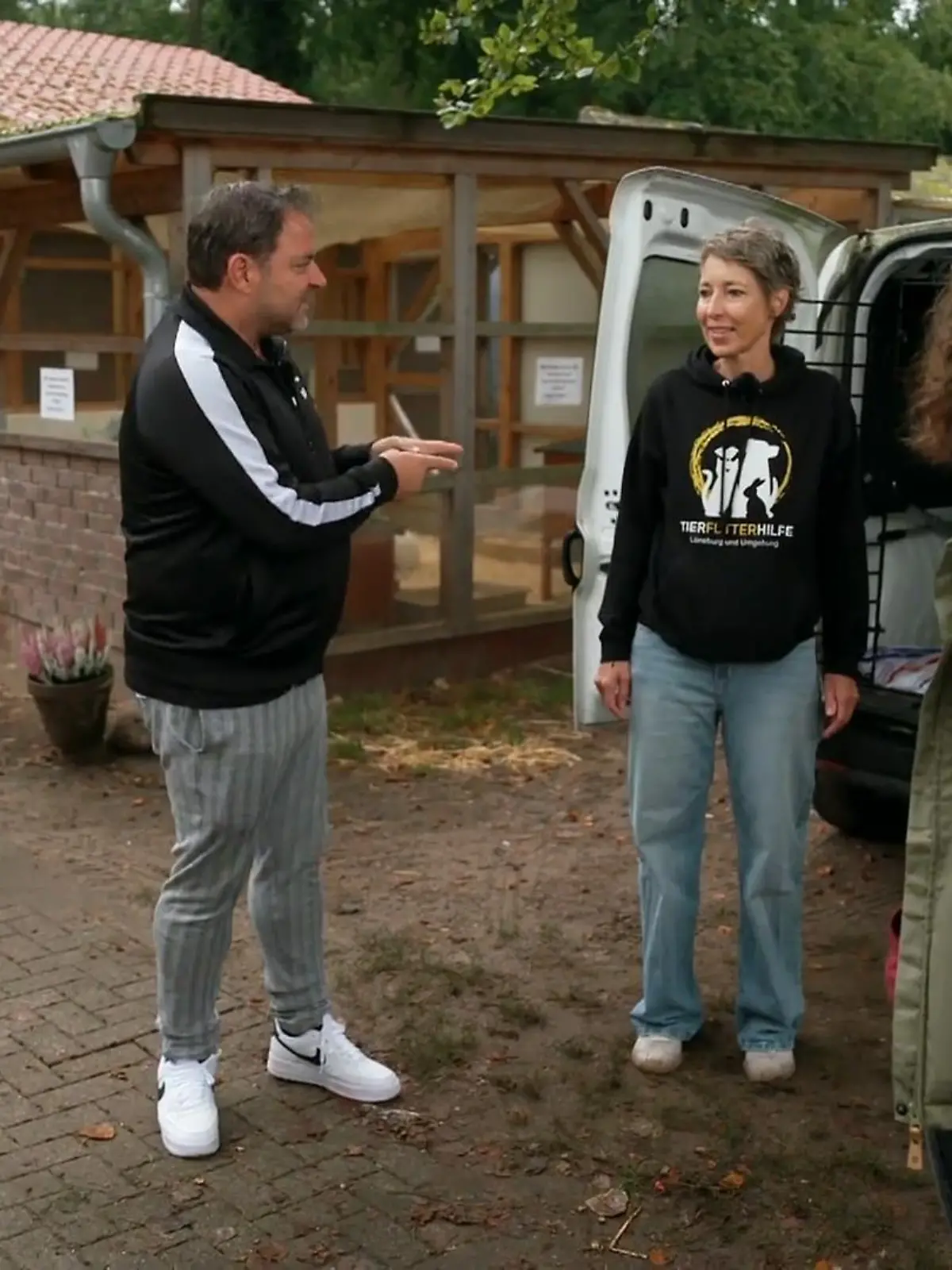 Bild zu: "Martin Rütter und Marcel Wunderlich im Tierheim Lüneburg"