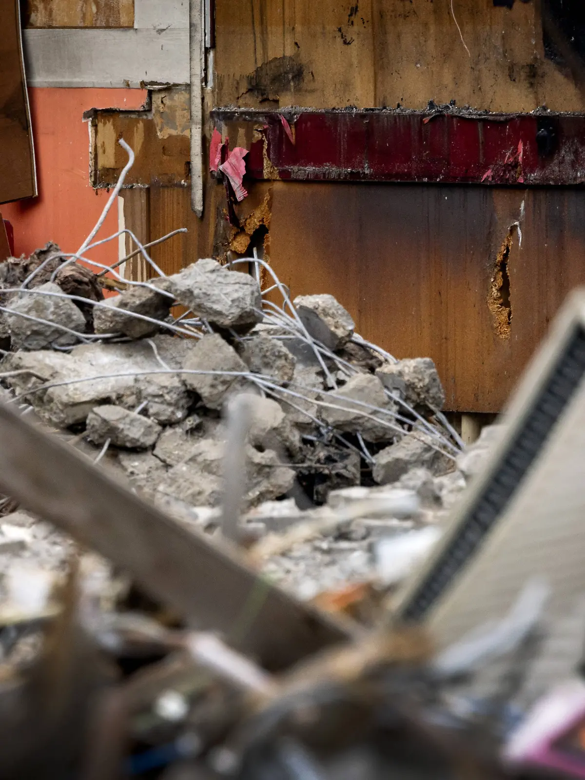 Trümmer nach der Explosion mit sechs Toten in Den Haag