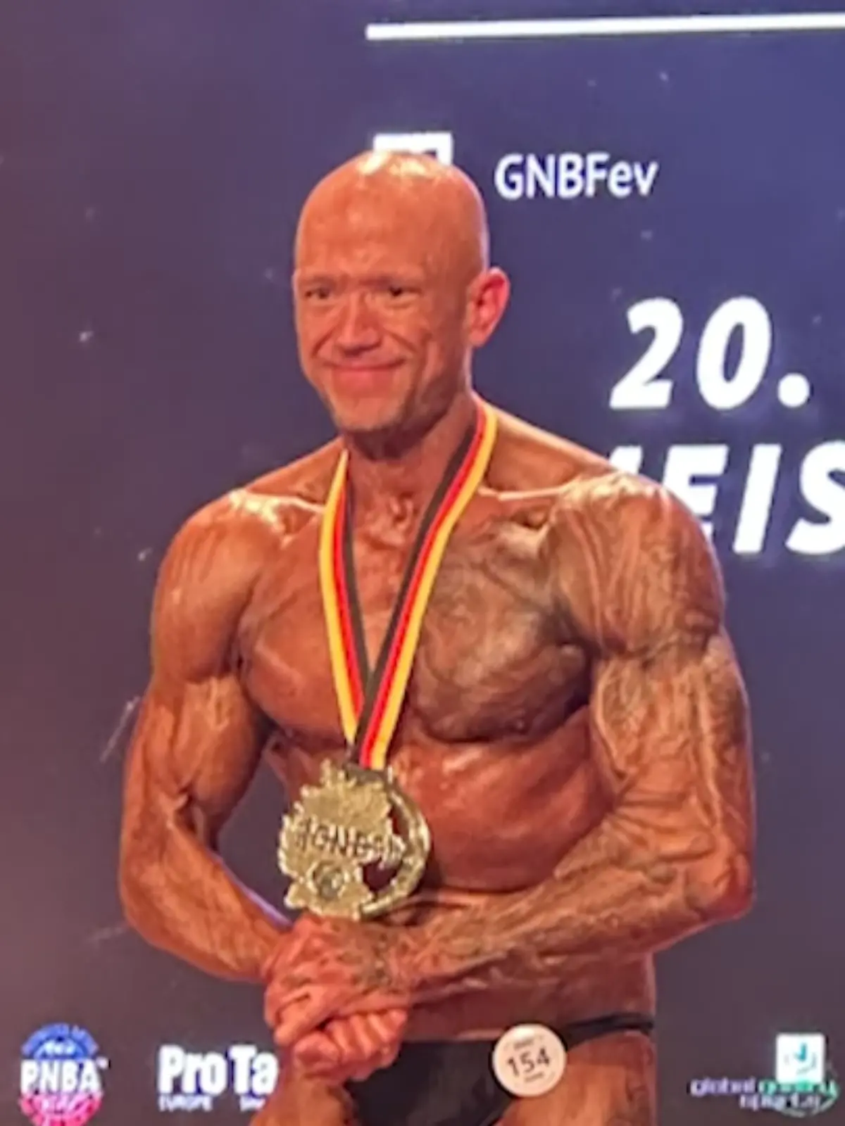 Mario Püttschneider aus Damme gewinnt den deutschen Meistertitel im Natural Bodybuilding. 