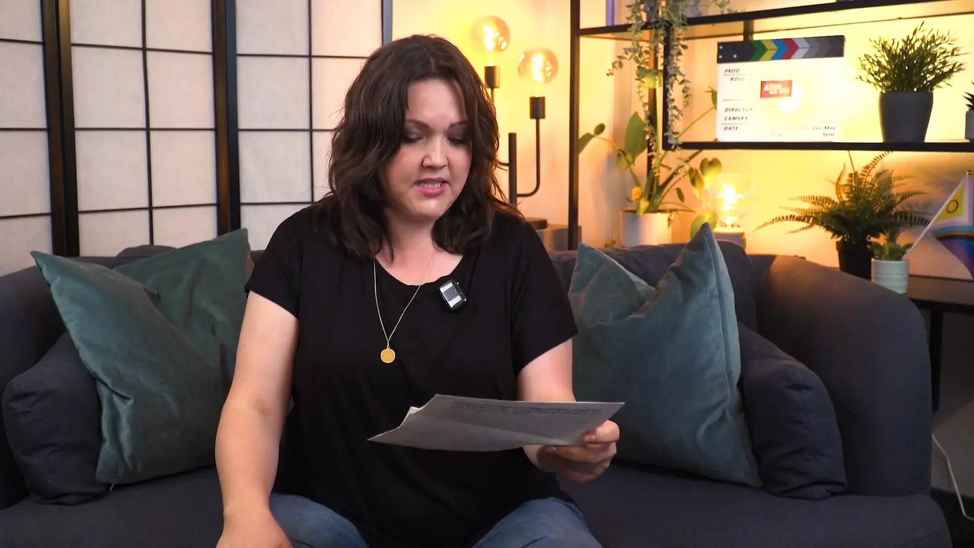 Sarah liest in unserem Interview aus dem Hassbrief vor, den sie bekommen hat.