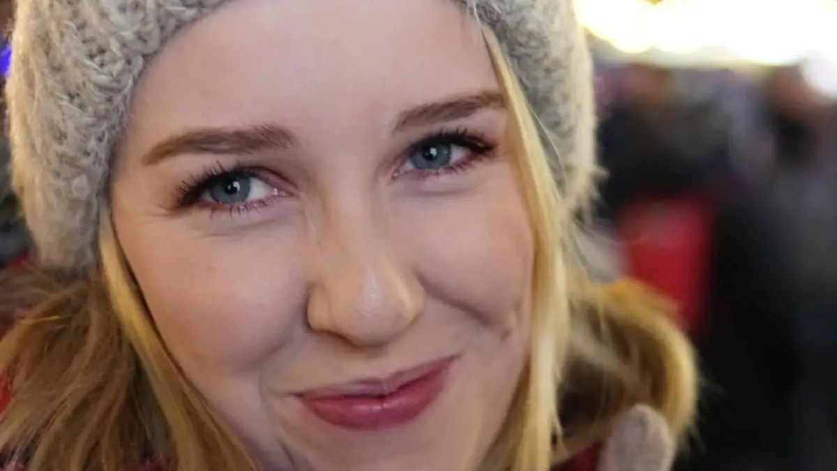Abbie Humphries wurde als Neugeborenes von einer Fremden aus dem Krankenhaus mitgenommen. Jetzt ist sie im Alter von gerade mal 30 Jahren gestorben, nachdem bei ihr ein hochaggressiver Hirntumor diagnostiziert worden war.
