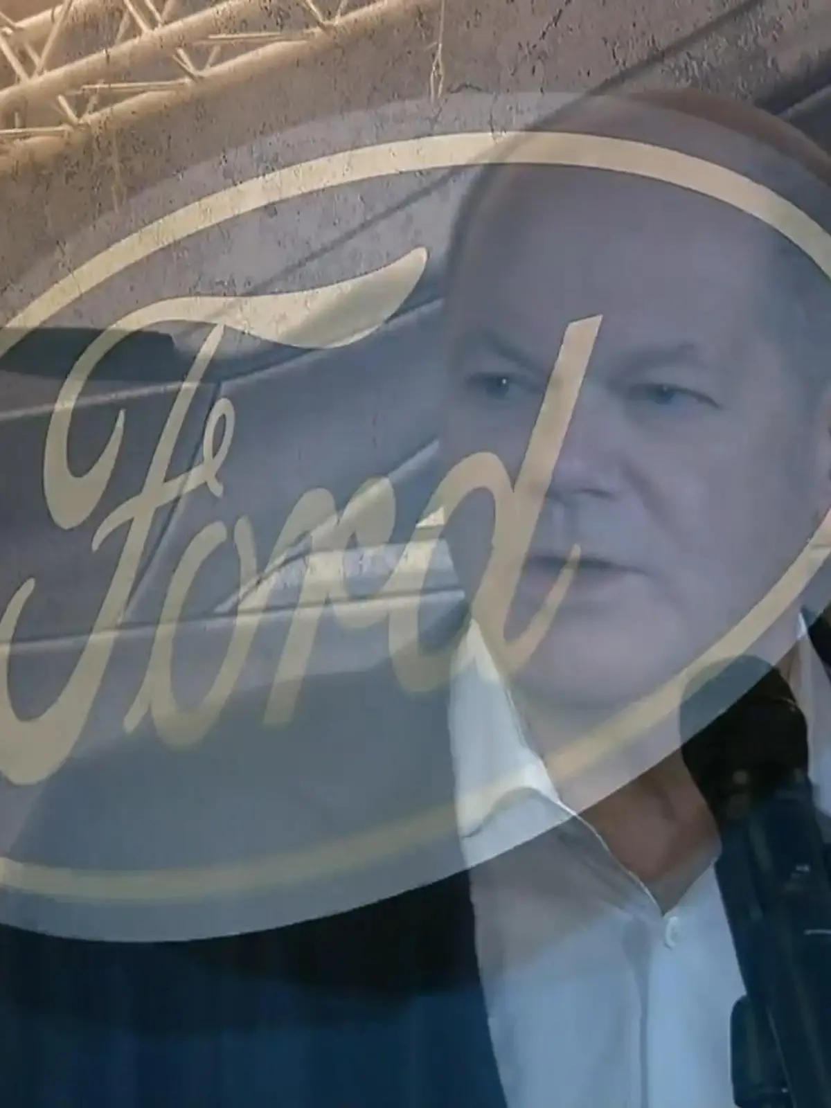 Bild zu: "Kanzler Scholz bei Ford"