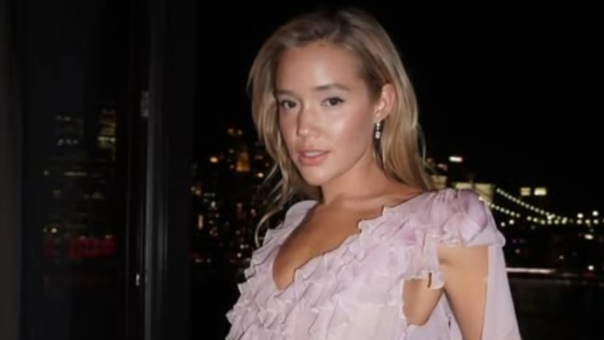 Bei Burrows Gast handelt es sich laut dem Polizeibericht, der dem Klatsch-Magazin „TMZ” vorliegt, um Bikini-Model Olivia Ponton - die Blondine hat über acht Millionen Follower auf Tiktok!