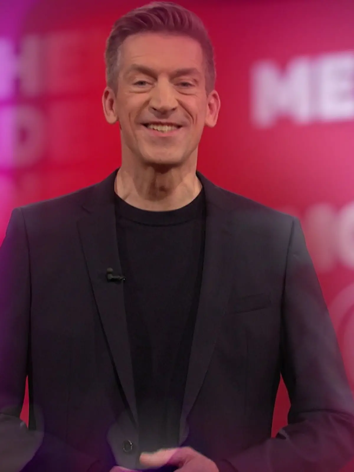 Steffen Hallaschka moderiert „Menschen, Bilder, Emotionen 2024”.