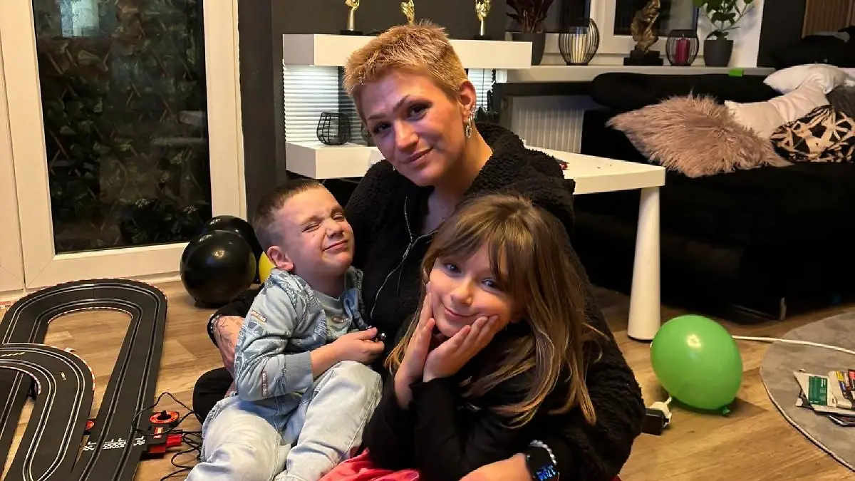 Aliena (25) hat das seltene Stiff-Person-Syndrom.