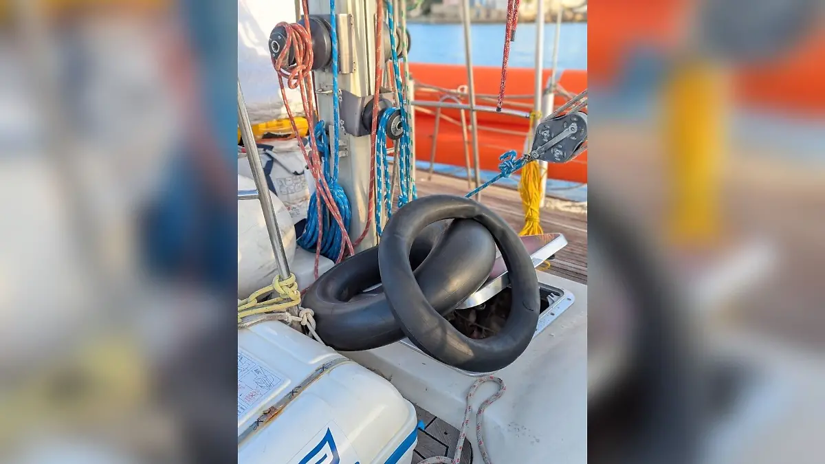 Das Kind hatte den mehrere Tage andauernden Sturm im zentralen Mittelmeer als wahrscheinlich Einzige der 45 Menschen an Bord überlebt.