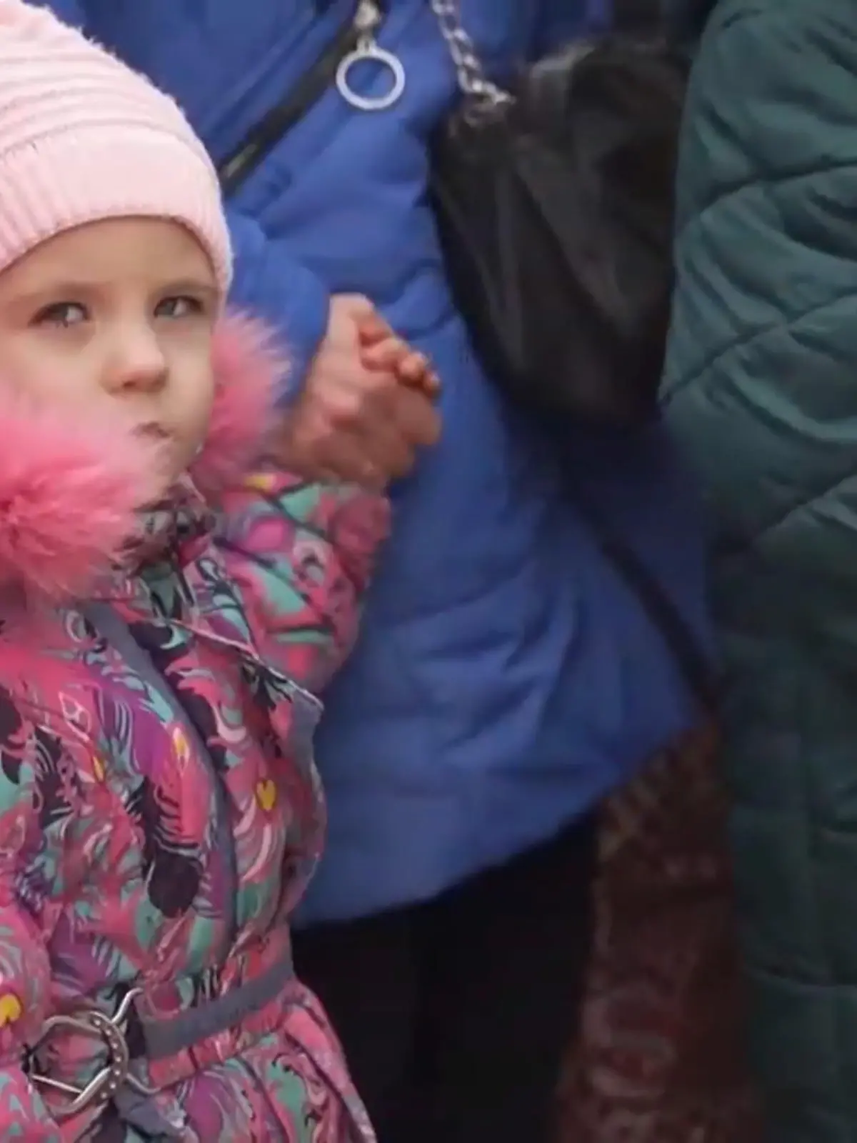 Bild zu: "Kälte und Hunger: Bitte helfen Sie Kindern und Familien"