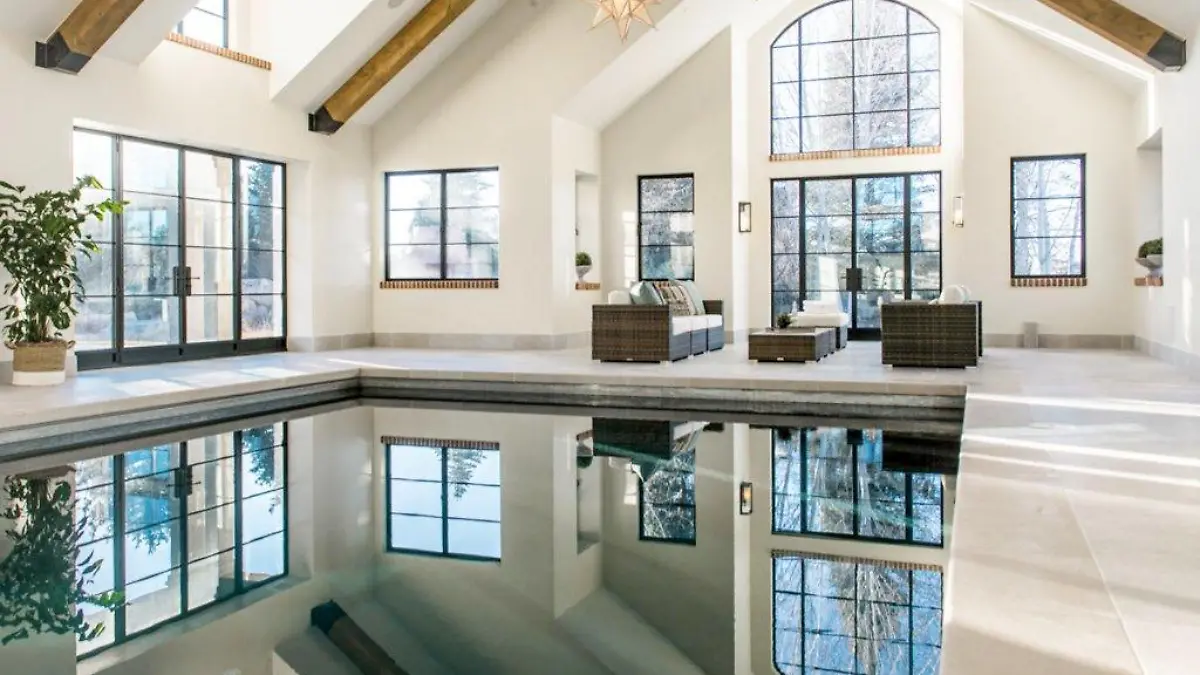 Pool Russell Wilson