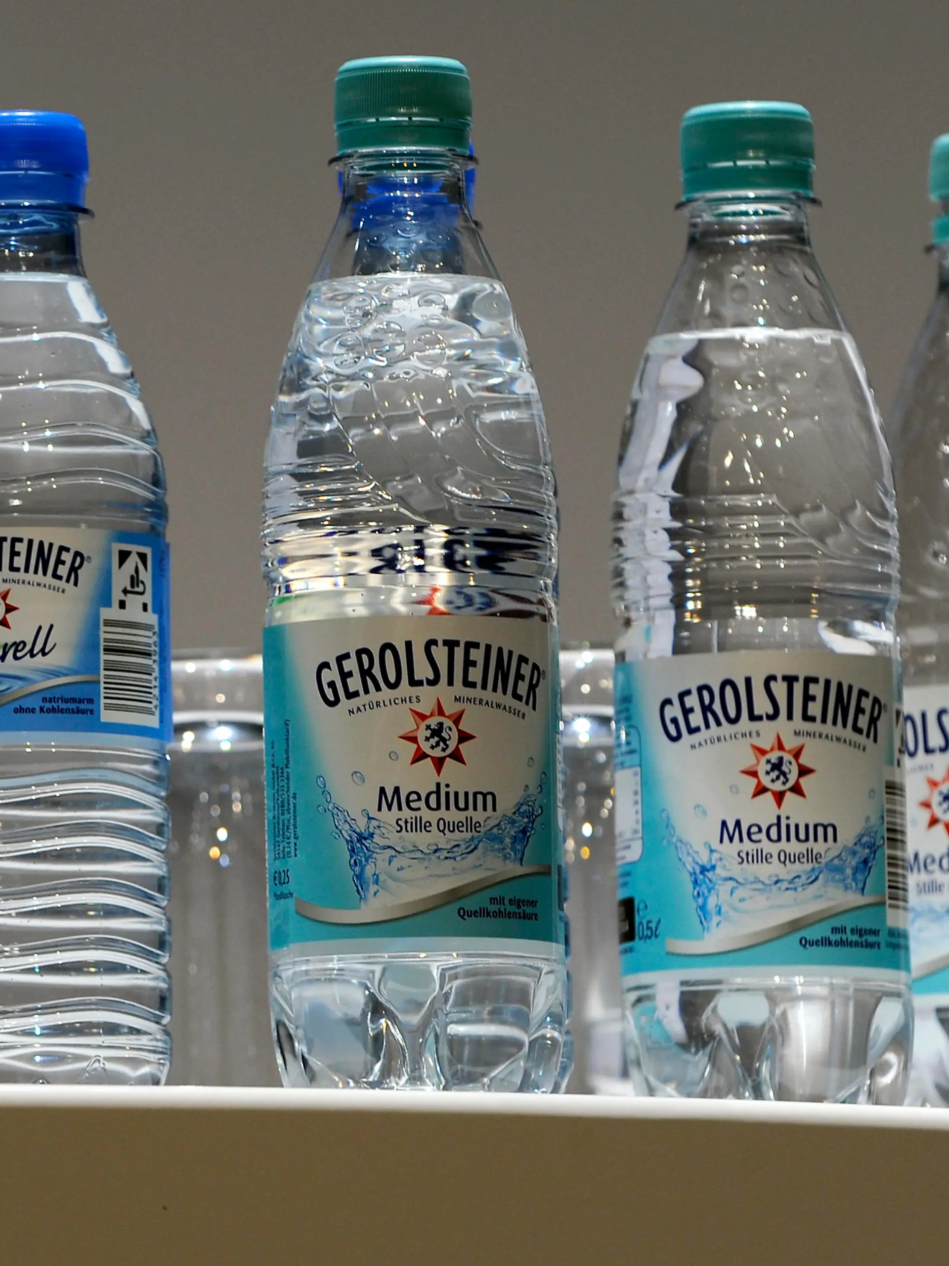Gerolsteiner Mineralwasser,Getraenke,Wasser,Trinkwasser,Sprudel,PET Flaschen. Deutscher Skiverband-Medientag,DSV am 28.10.2009.