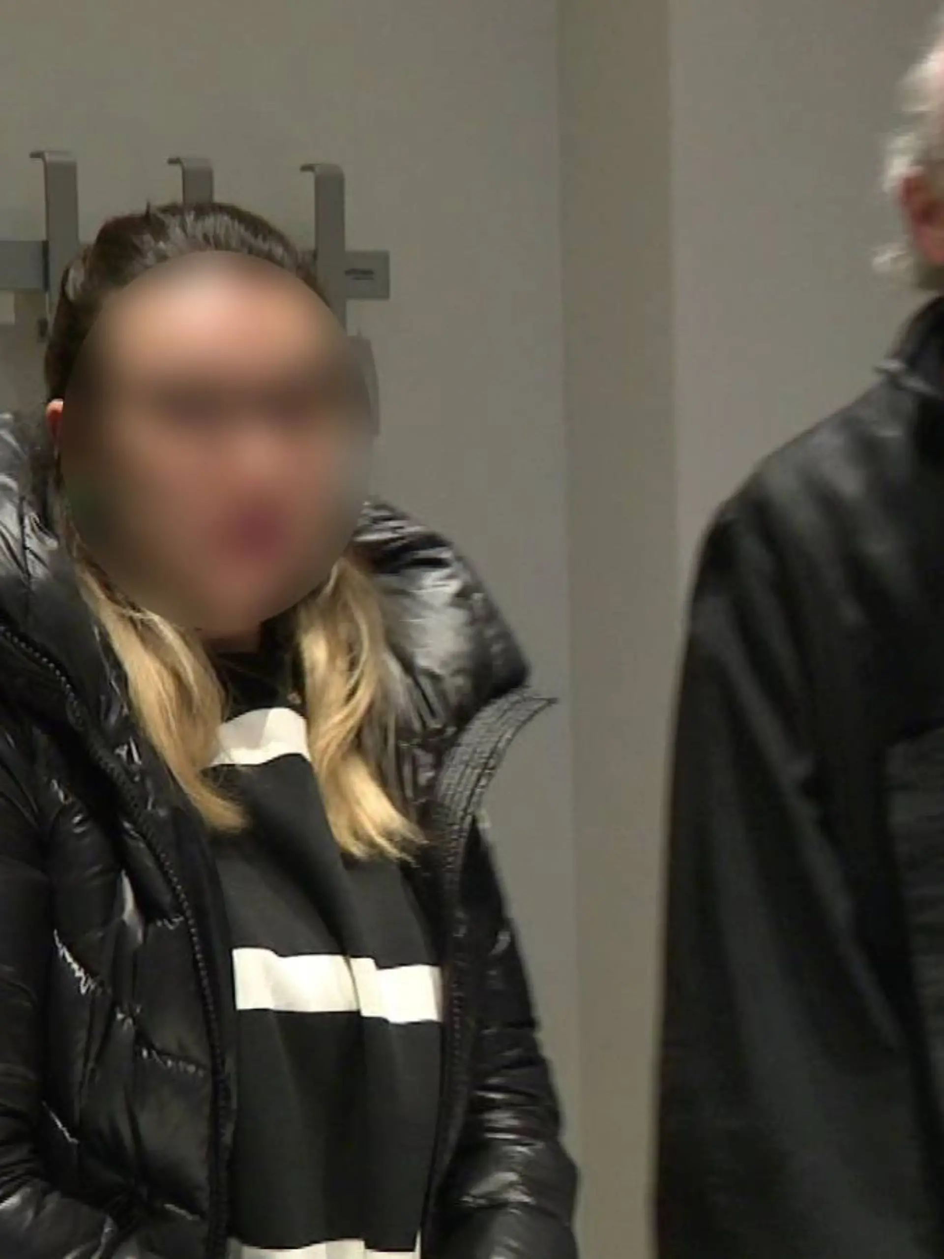 Die Angeklagte Yasemin G. steht wegen Raub vor Gericht. 