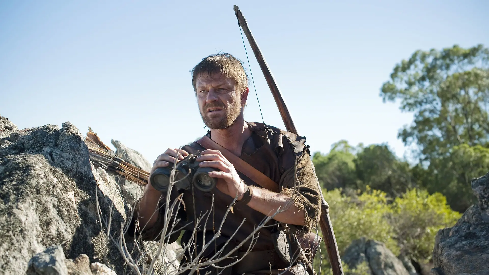 Als die Siedlung der Überlebenden plötzlich von mutierten Bestien angegriffen wird, ändert sich schlagartig alles: Amal (Sean Bean), ein Krieger, der sich bislang im Wald versteckt hielt, gibt sein Versteck auf, um Kaleb in letzter Sekunde das Leben zu retten...