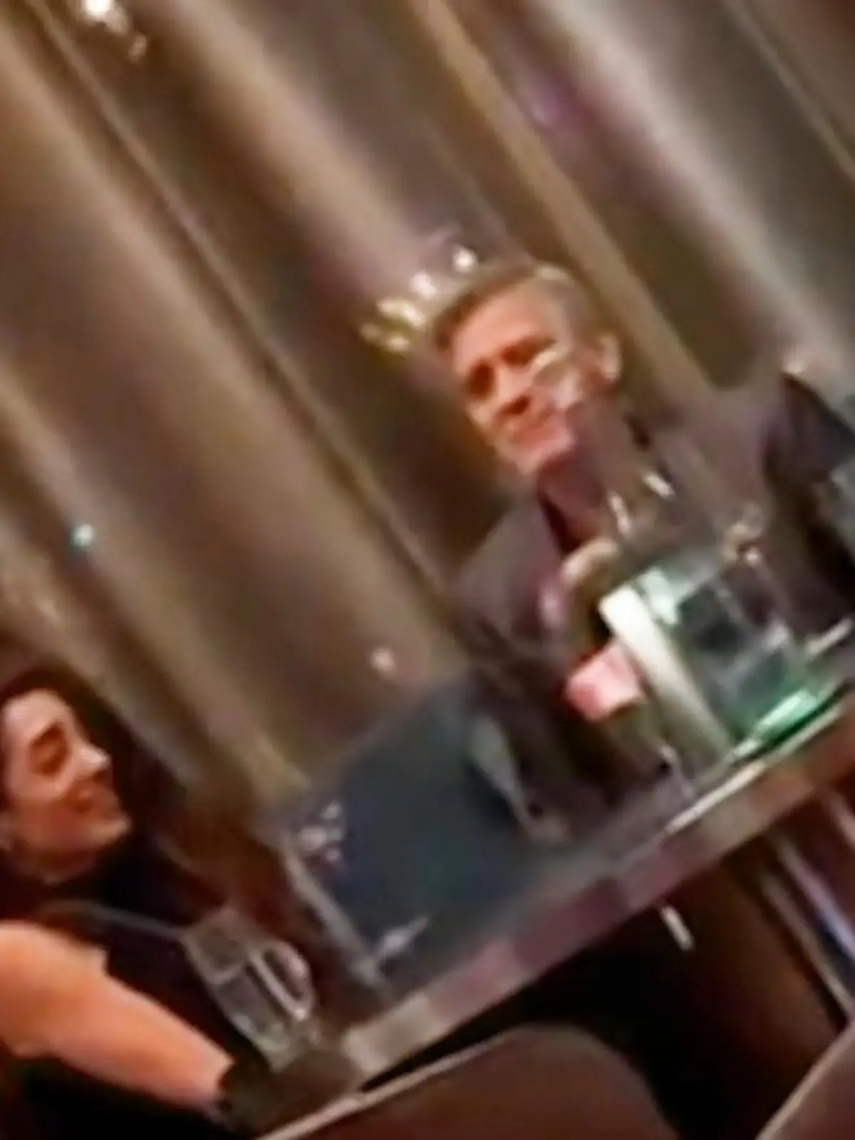 Bild zu: "George Clooney taucht plötzlich in Edel-Restaurant auf"