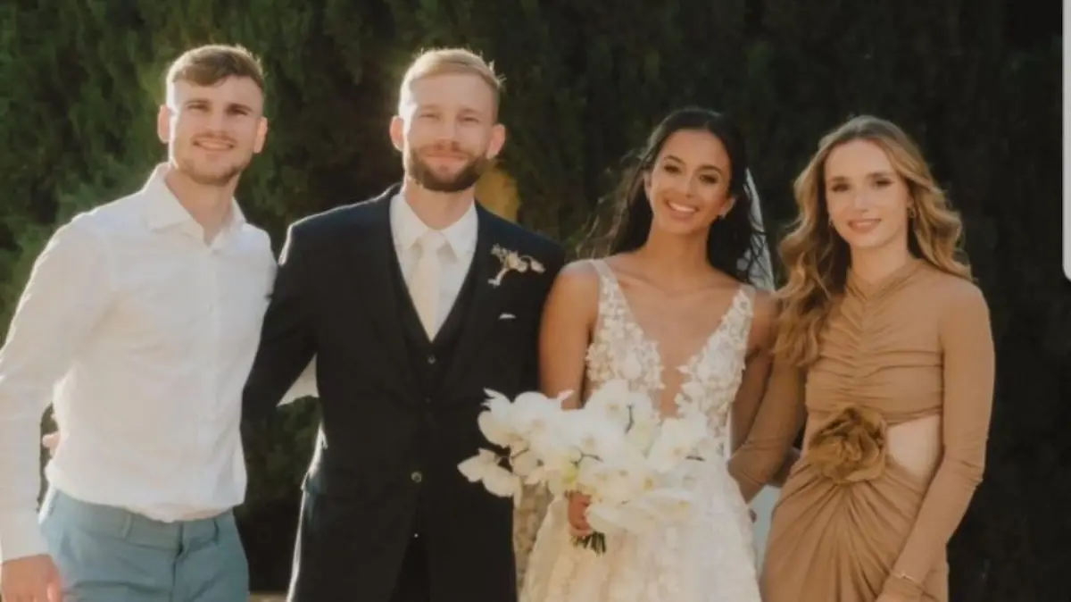 Konrad Laimer hat seine Freundin Ines-Sarah geheiratet.