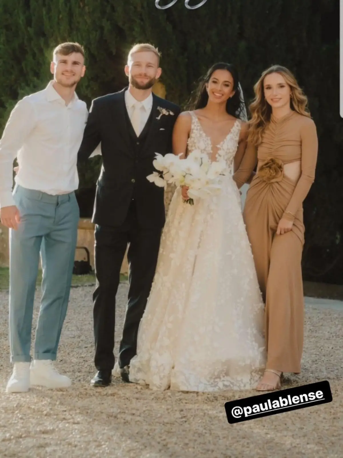 Konrad Laimer hat seine Freundin Ines-Sarah geheiratet.