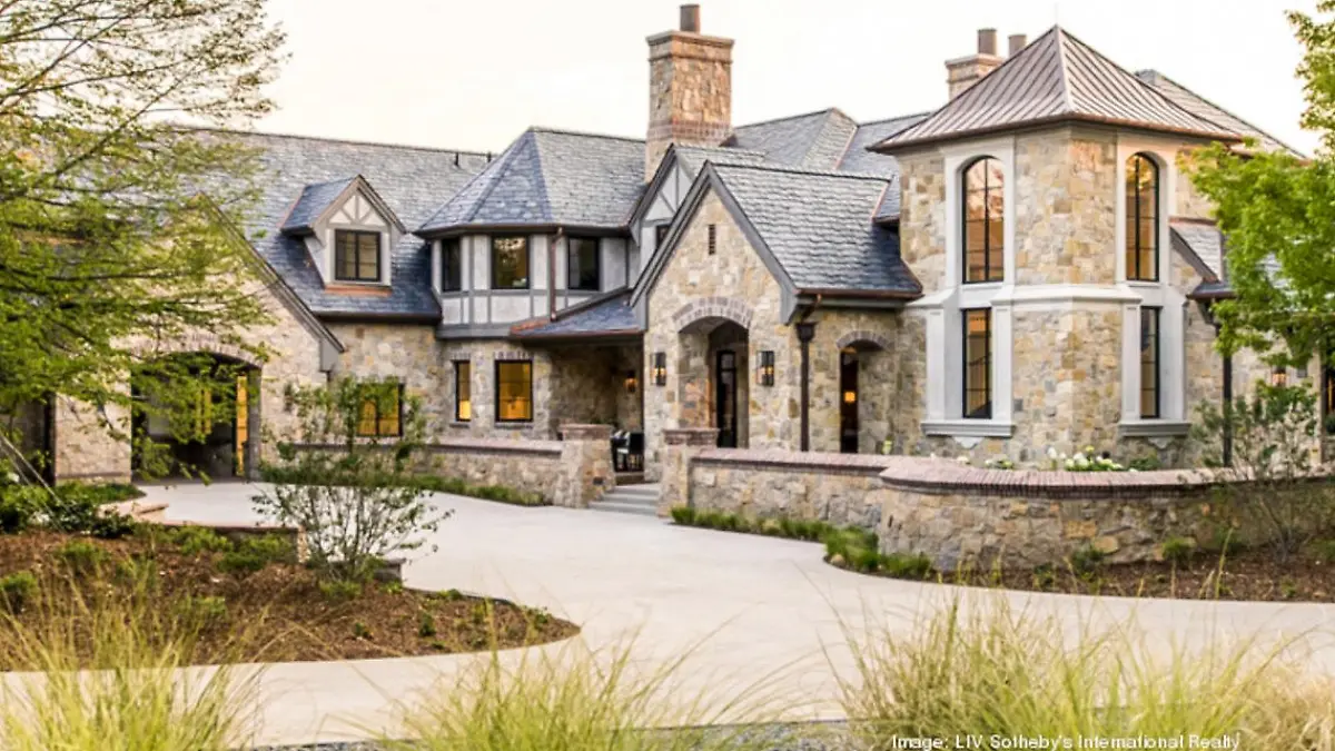 Villa Russell Wilson