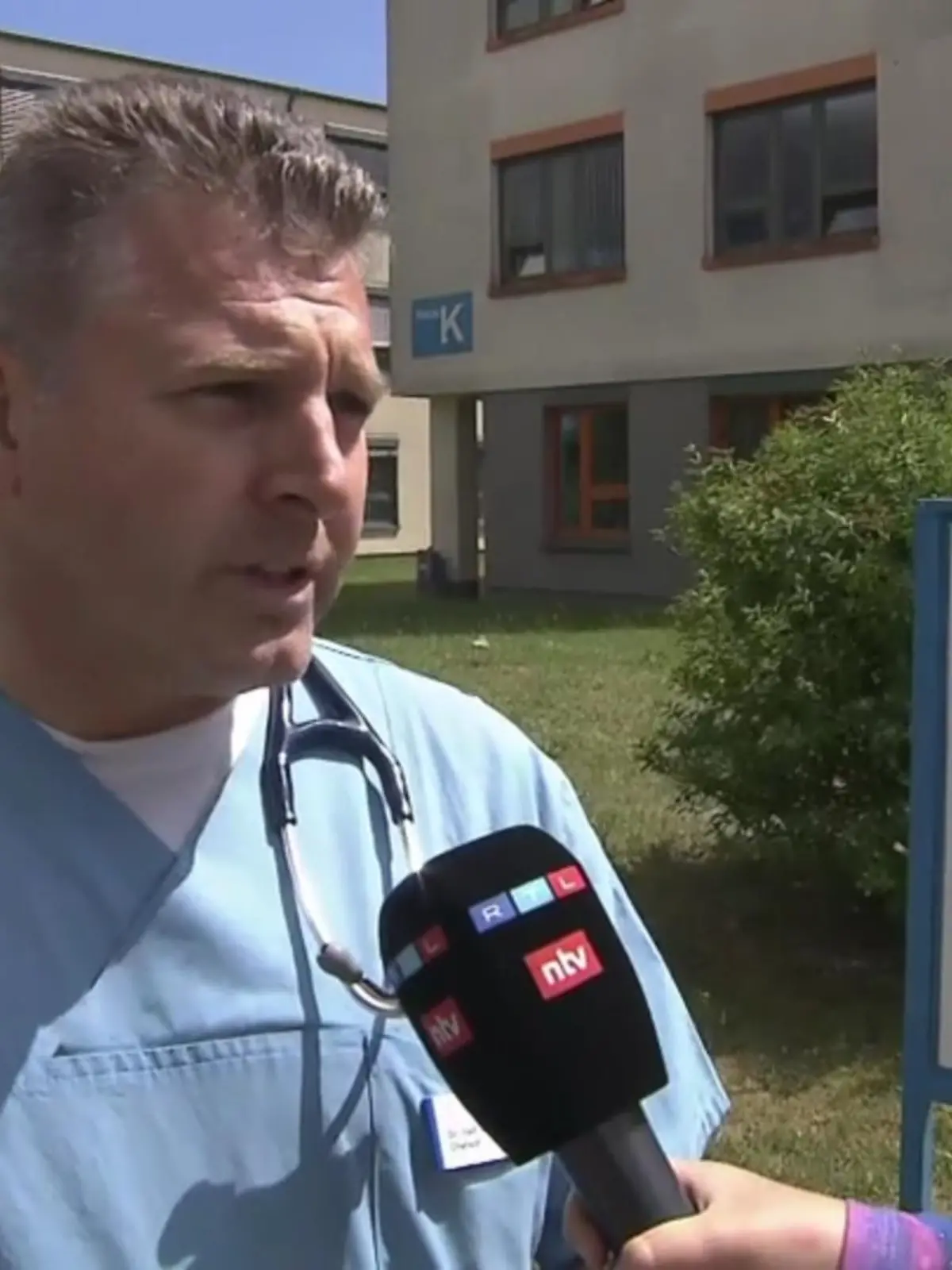 Nach Finjas Tod liefert der Chefarzt, der sie in einer Neubrandenburger Klinik versorgte, jetzt schockierende Details zu ihrem Todeskampf. Klar ist: Sie starb, weil ihr Gehirn durch eine Vergiftung mit dem Wirkstoff MDMA abstarb.