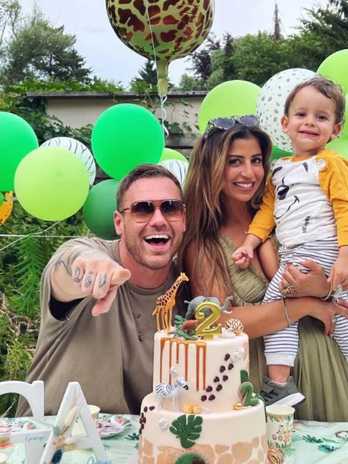 Chris Broy und Eva Benetatou feiern den zweiten Geburtstag ihres Sohnes.