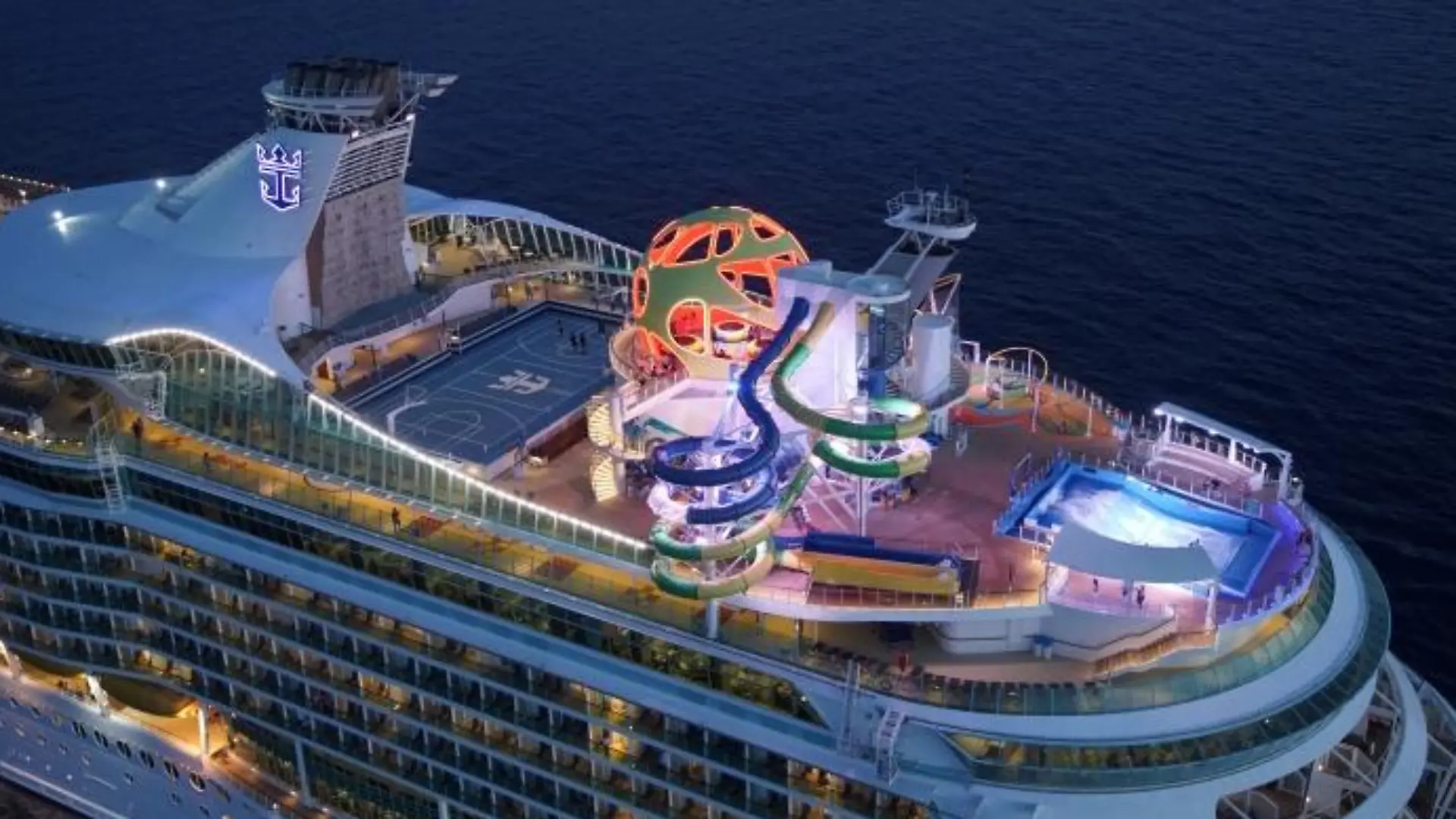 Die Mariner of the Seas bei einer Reise während der Nacht