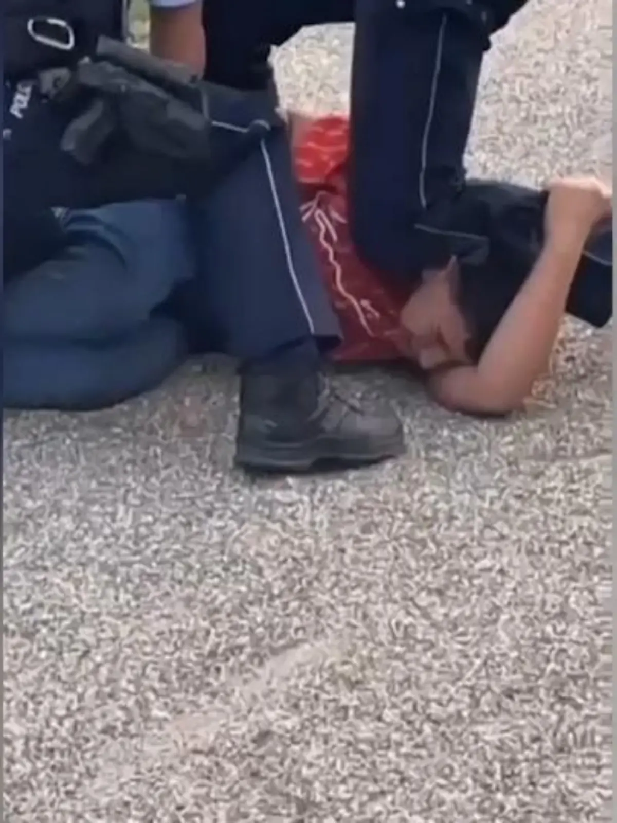 Bild zu: "Polizei fixiert 13-Jährigen"