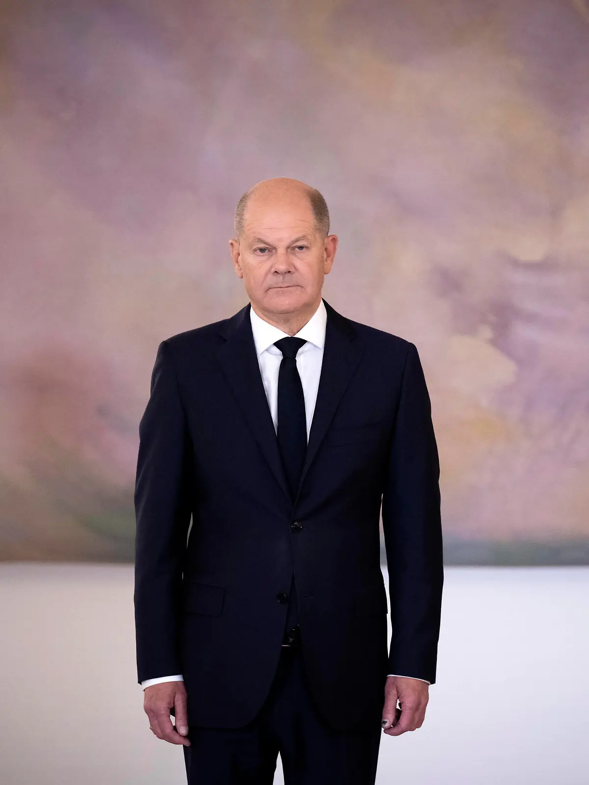 Olaf Scholz - Ende der Ampel-Koalition DEU, Deutschland, Germany, Berlin, 07.11.2024 Olaf Scholz , Bundeskanzler SPD , im Rahmen der Feierstunde der Ernennungsurkunden und die Abberufungsurkunden des Bundespraesidenten im Schloss Bellevue in Berlin Deutschland an 7. November 2024 . Am Tag zuvor entliess der deutsche Bundeskanzler Finanzminister Christian Lindner welches zum Ende der Ampel-Koalition fuehrte. en: Olaf Scholz , German Chancellor SPD , during the ceremony hand over respective with their respective letter of appointment and the dismissal orders ab the German President at Schloss Bellevue Palace in Berlin Germany on November 7, 2024. The day before, the German Chancellor sacked Finance minister Christian Lindner, from the pro-bus