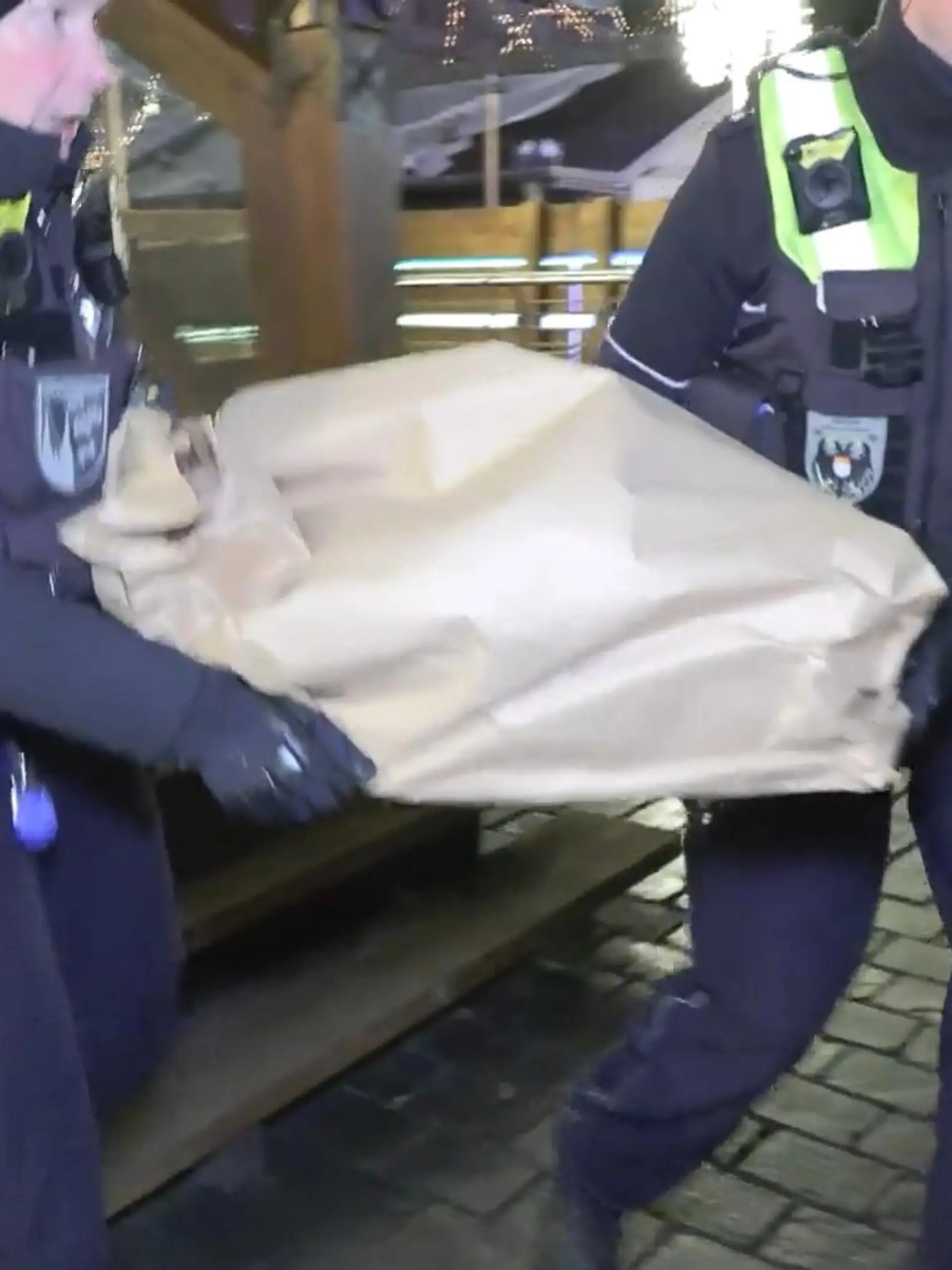 Bild zu: "Alarm wegen herrenlosen Koffern"