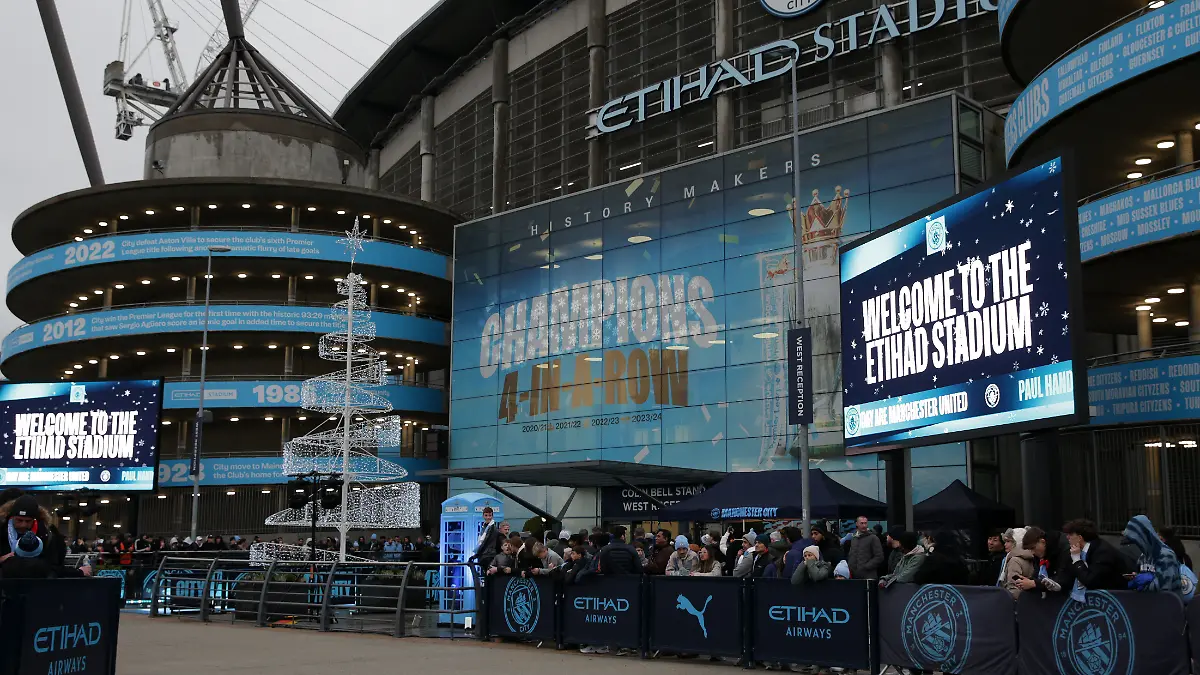 Eingang zum Etihad-Stadion von Manchester City vor der Partie gegen Manchester United