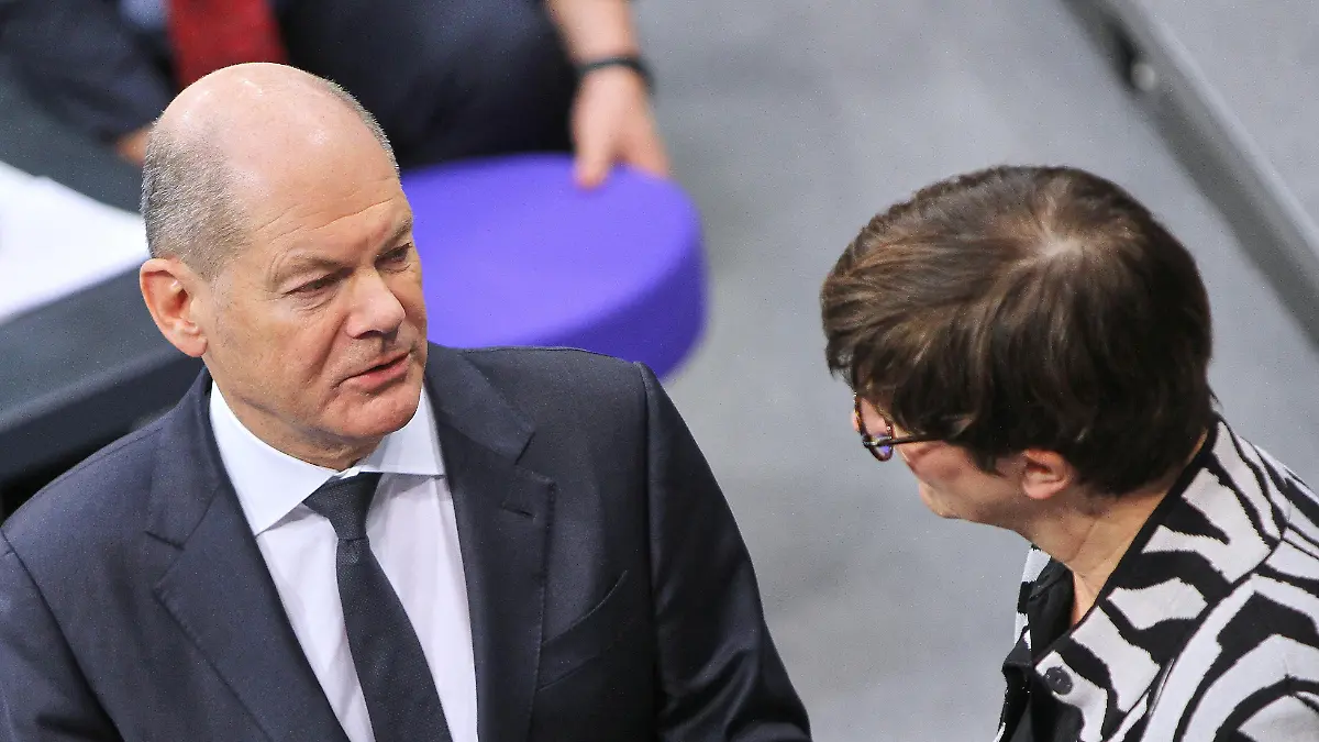 Kalte Schulter für Esken! Frost-Kanzler Scholz sorgt wieder für Aufsehen