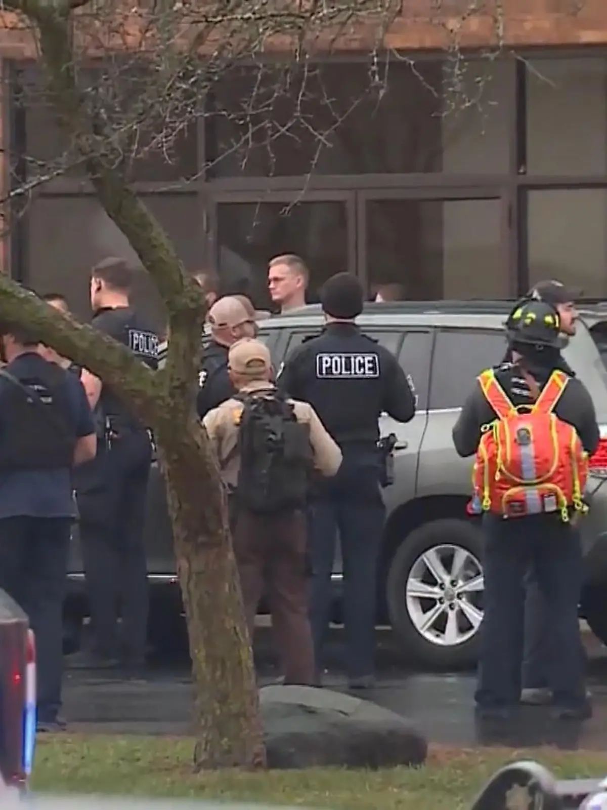 Bild zu: "Mindestens drei Tote nach Schüssen an US-Schule"