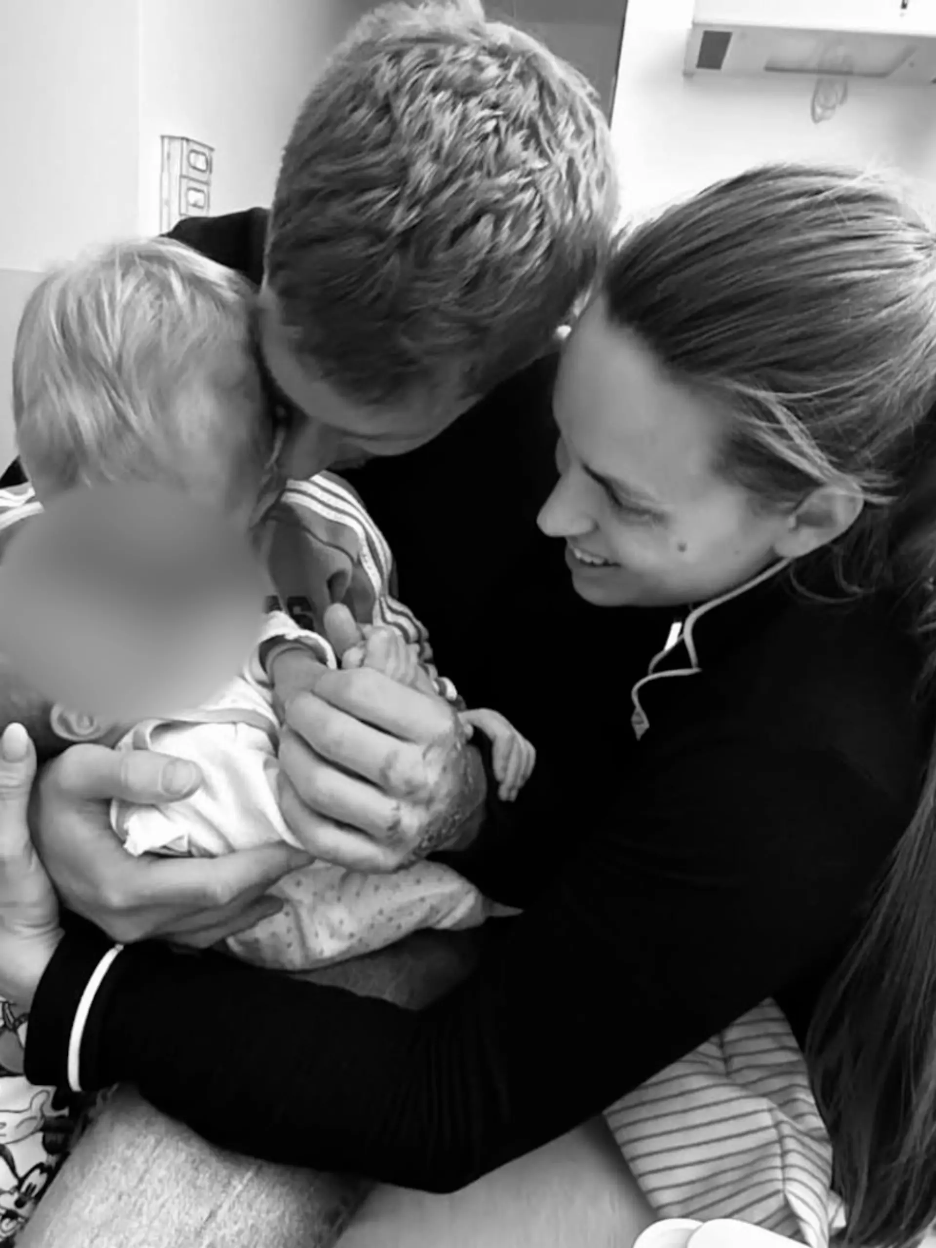 Fußball-Familie entzückt mit diesem zuckersüßen Schnappschuss!