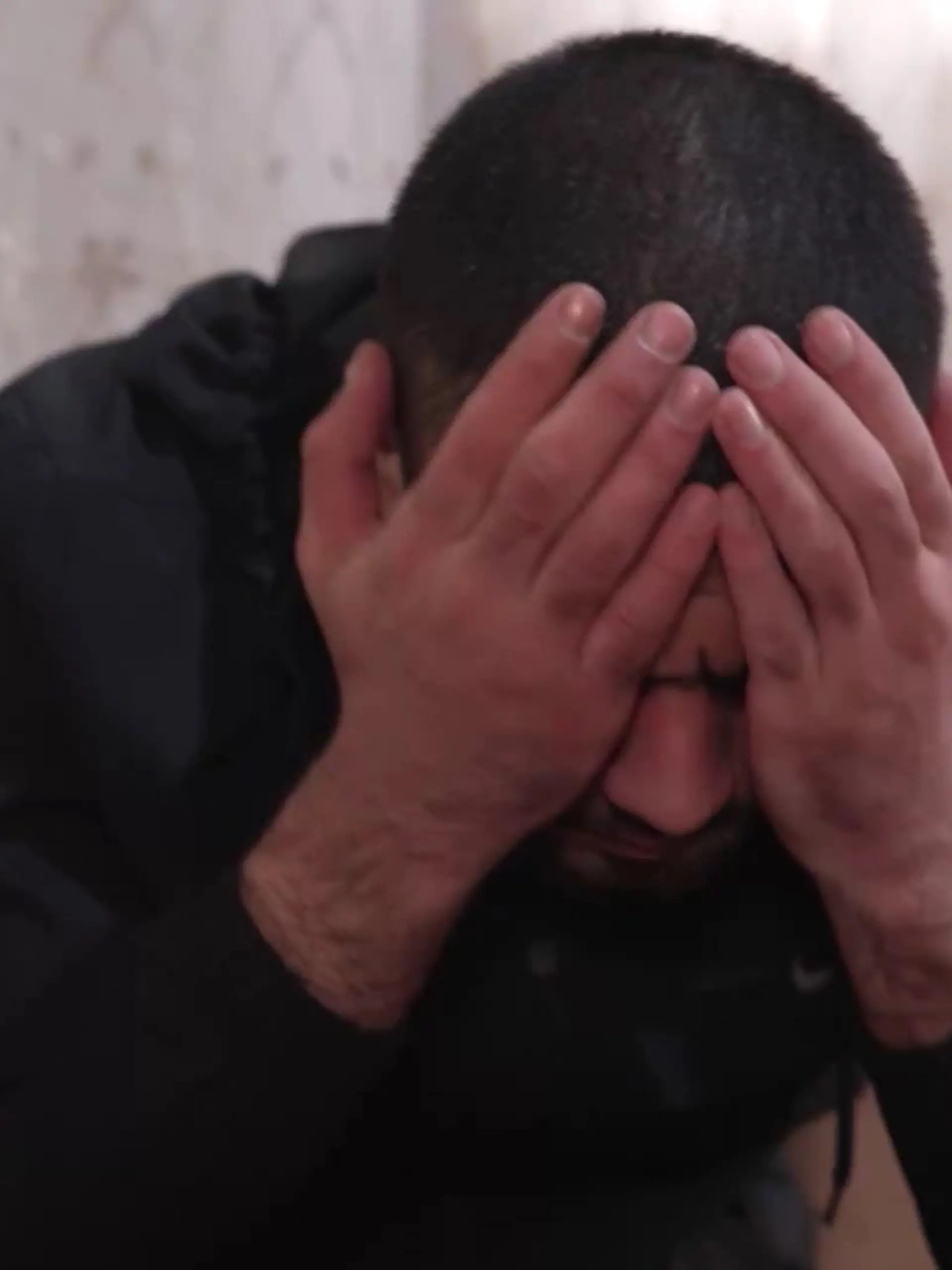 Bild zu: "Im Assad-Knast in Syrien fast zu Tode gefoltert – RTL trifft Geretteten (20)"