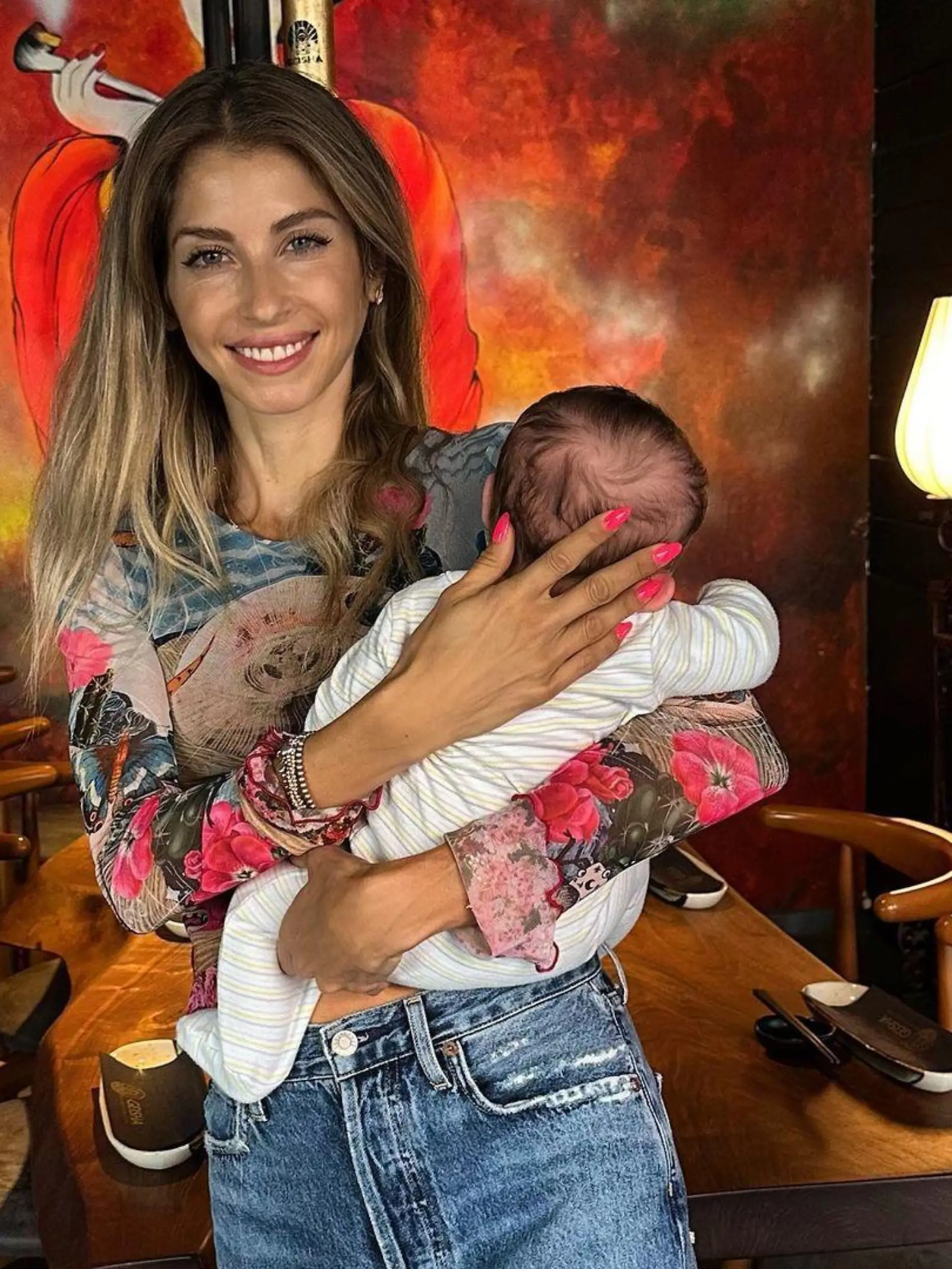Cathy Hummels freut sich über Nachwuchs!