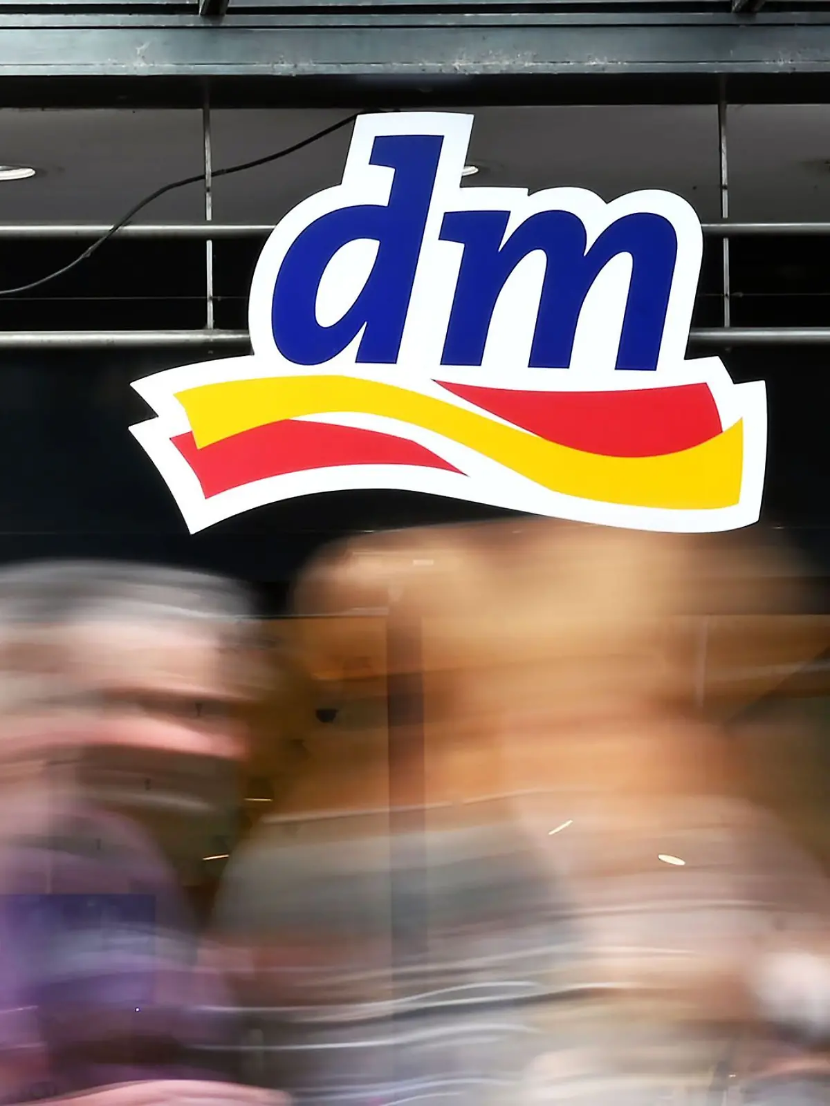 Der Drogerie-Markt dm hat es bei der Umfrage des Stern und Statista auf den ersten Platz geschafft. 